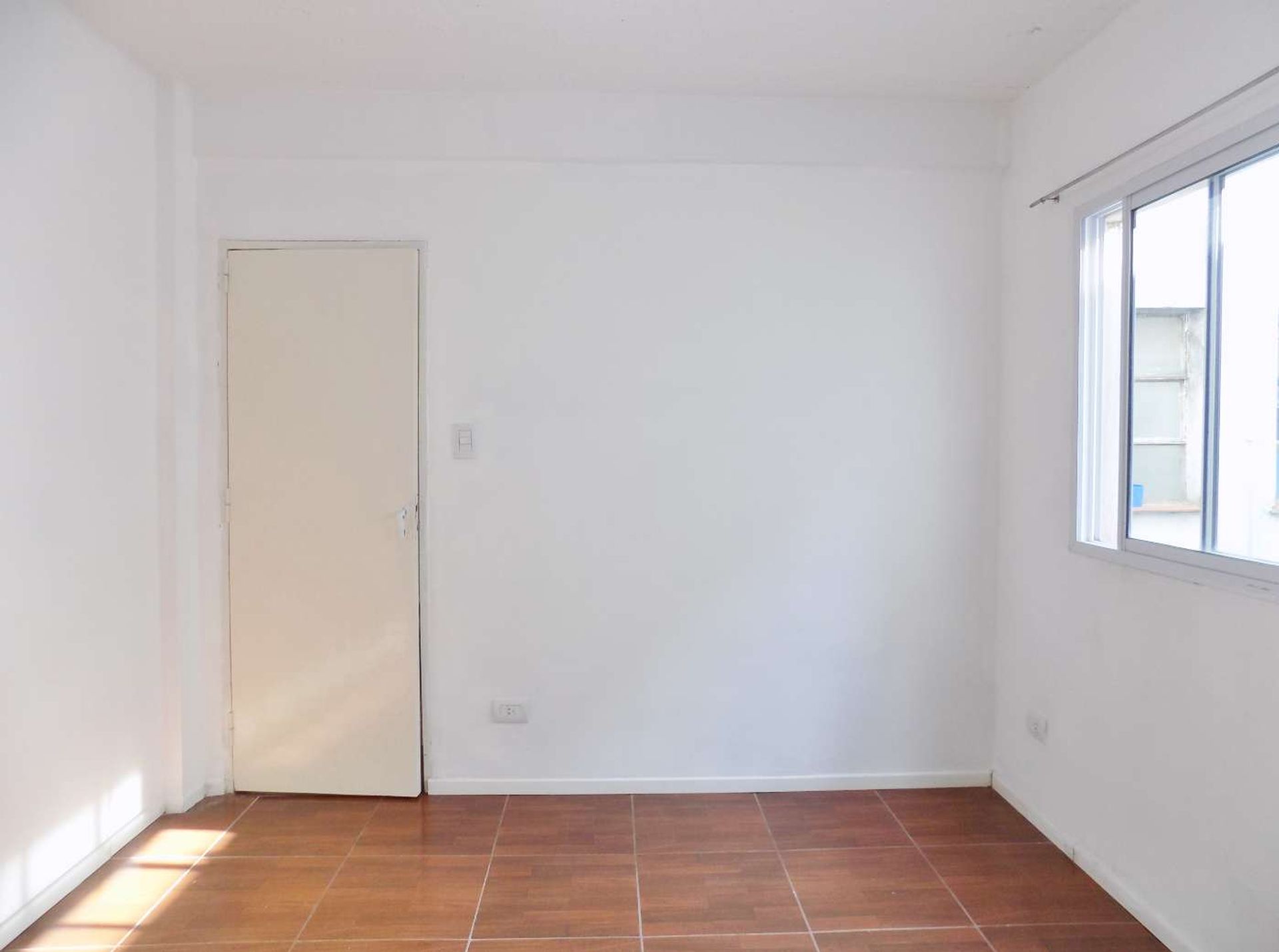 2 AMB TERCER PISO POR ESCALERA SE VENDE ALQUILADO - 5