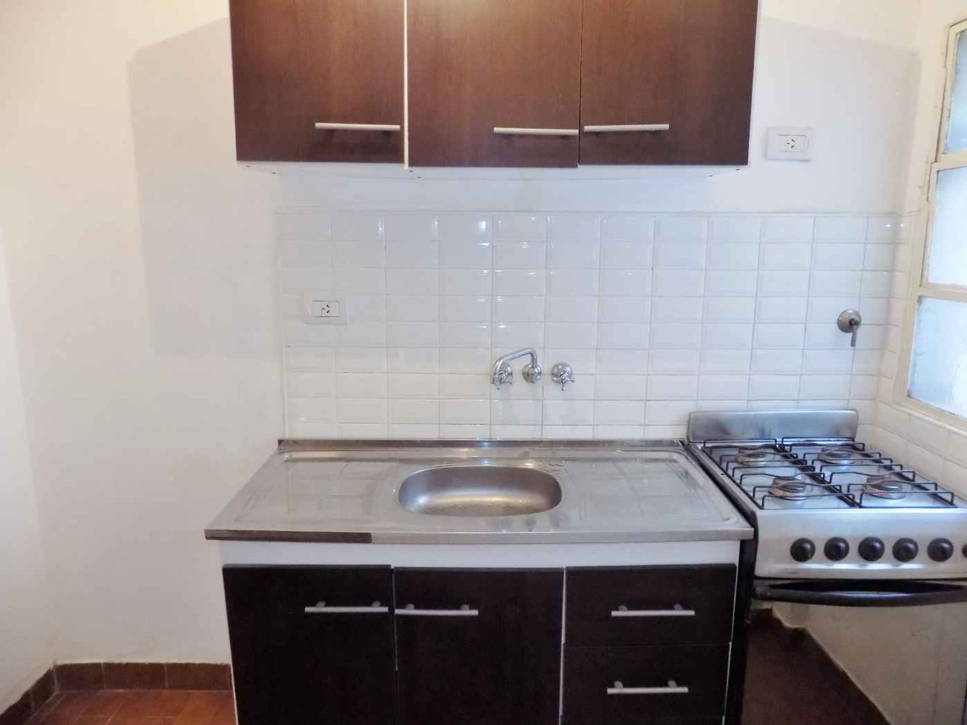 2 AMB TERCER PISO POR ESCALERA SE VENDE ALQUILADO - 20
