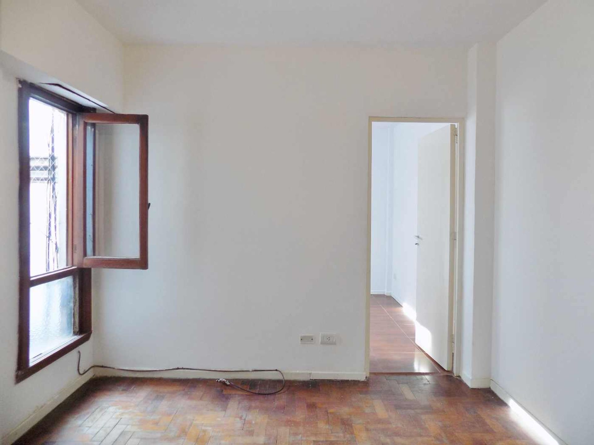2 AMB TERCER PISO POR ESCALERA SE VENDE ALQUILADO - 3