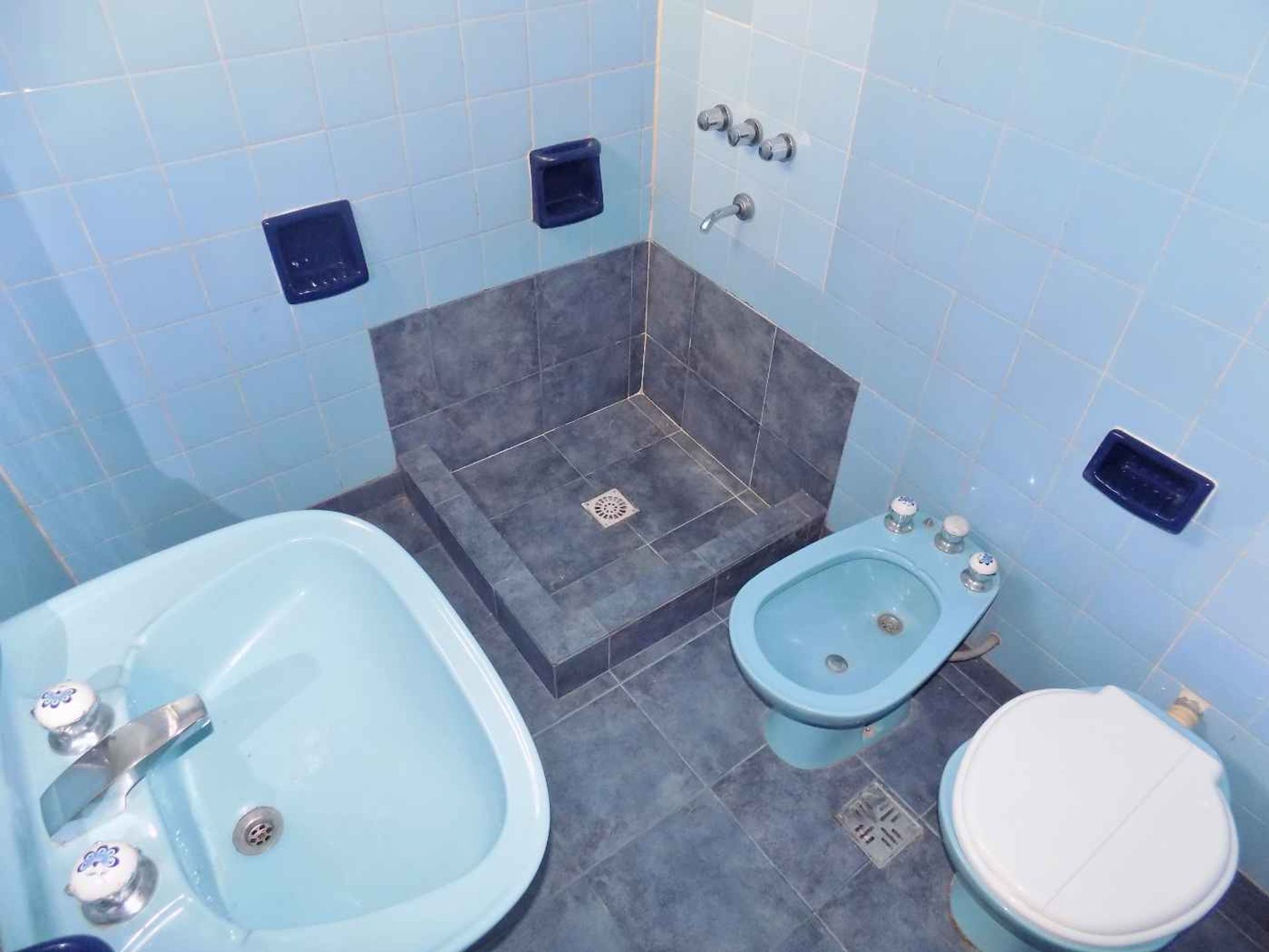 2 AMB TERCER PISO POR ESCALERA SE VENDE ALQUILADO - 9