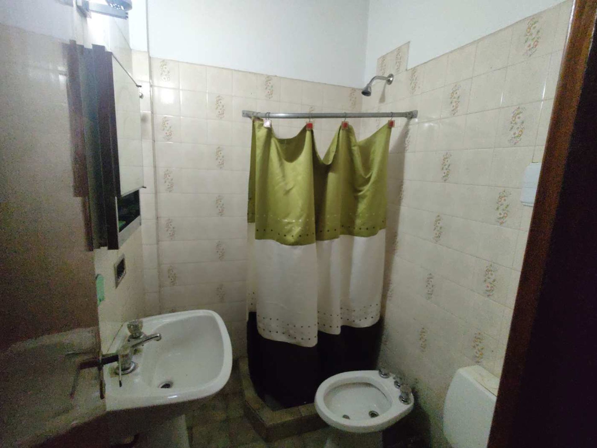 VENTA CASA 4 DORMS. C/COCHERA MANZANAR CIPOLLETTI - 17