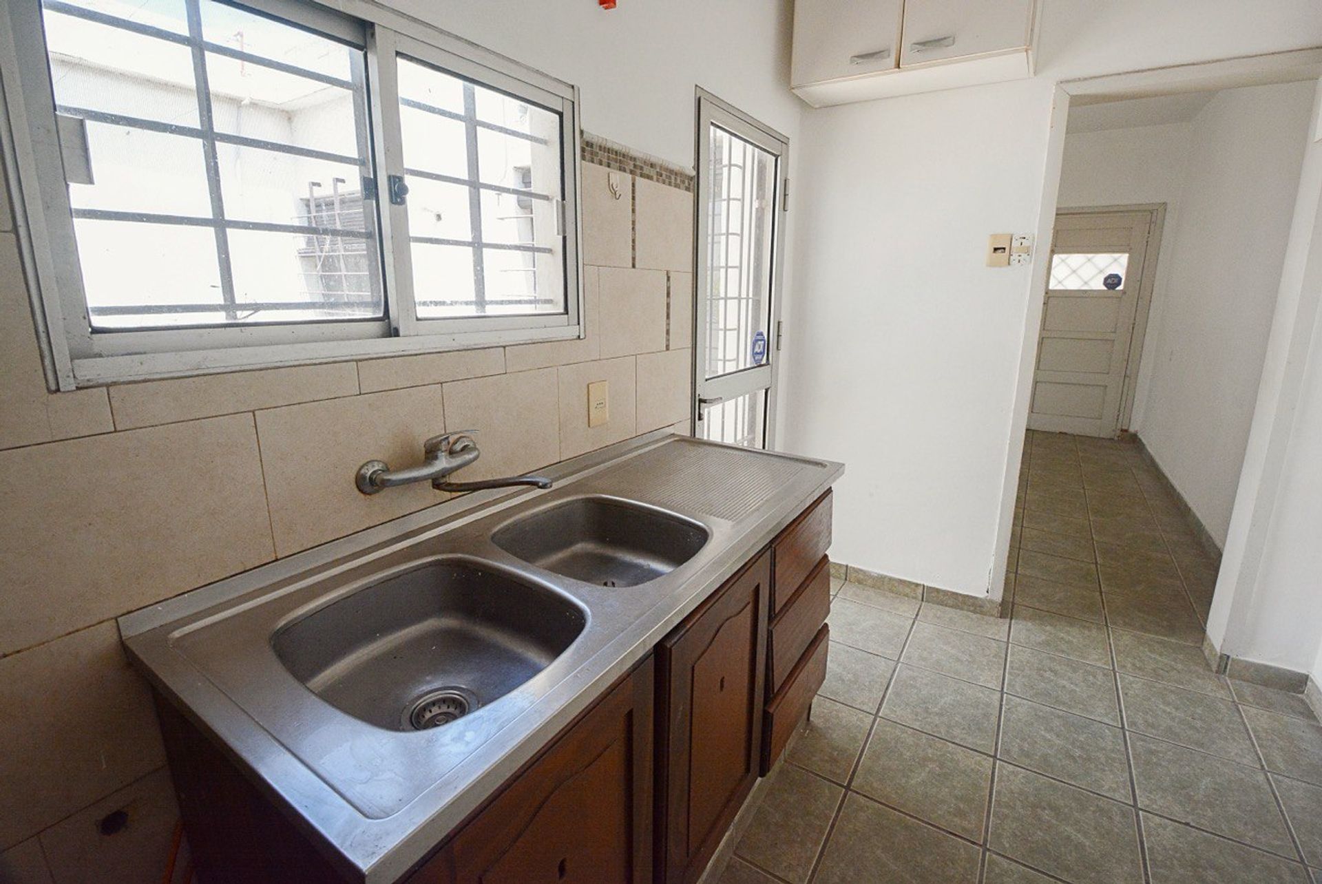 SE ALQUILA APARTAMENTO 2 DOR. PATIO y GGE, MALVIN - 5