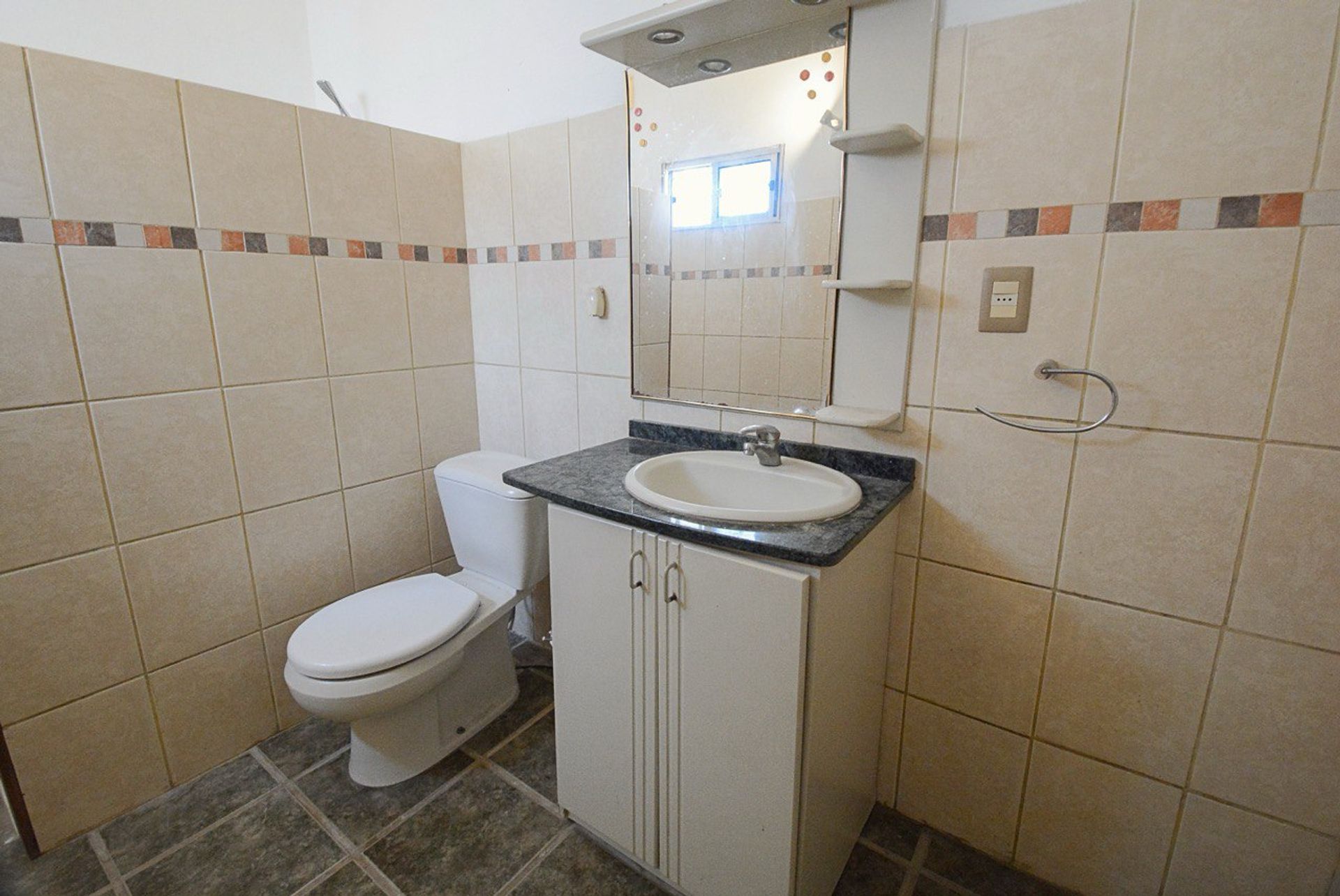 SE ALQUILA APARTAMENTO 2 DOR. PATIO y GGE, MALVIN - 8