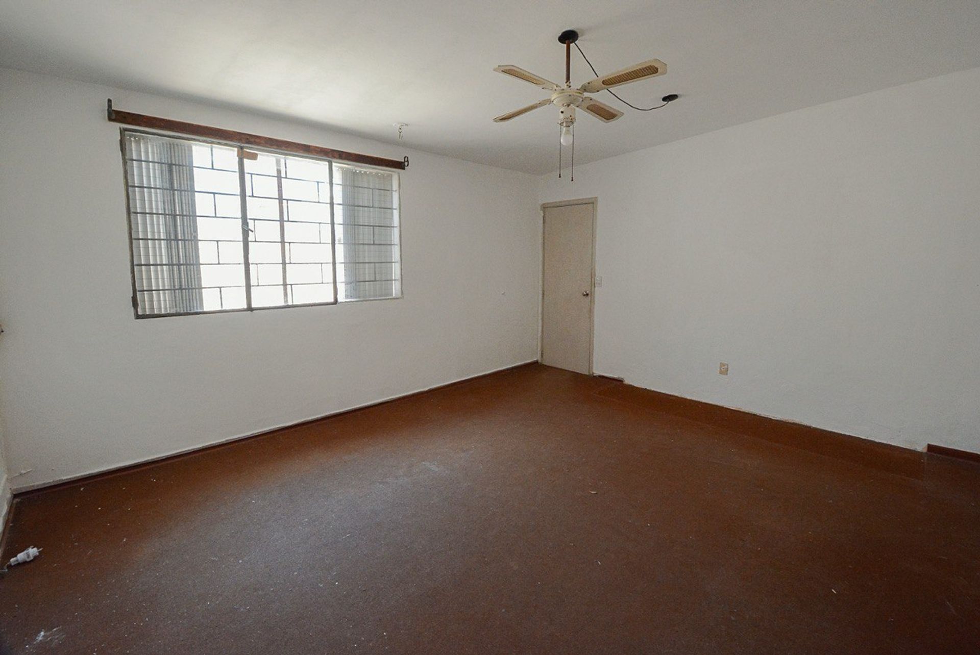 SE ALQUILA APARTAMENTO 2 DOR. PATIO y GGE, MALVIN - 4