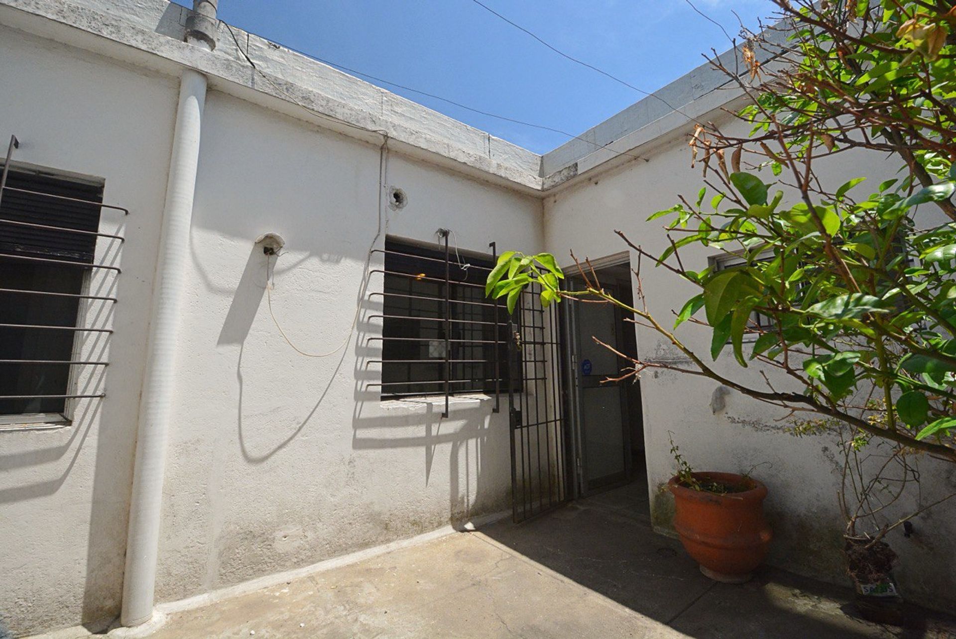 SE ALQUILA APARTAMENTO 2 DOR. PATIO y GGE, MALVIN - 10