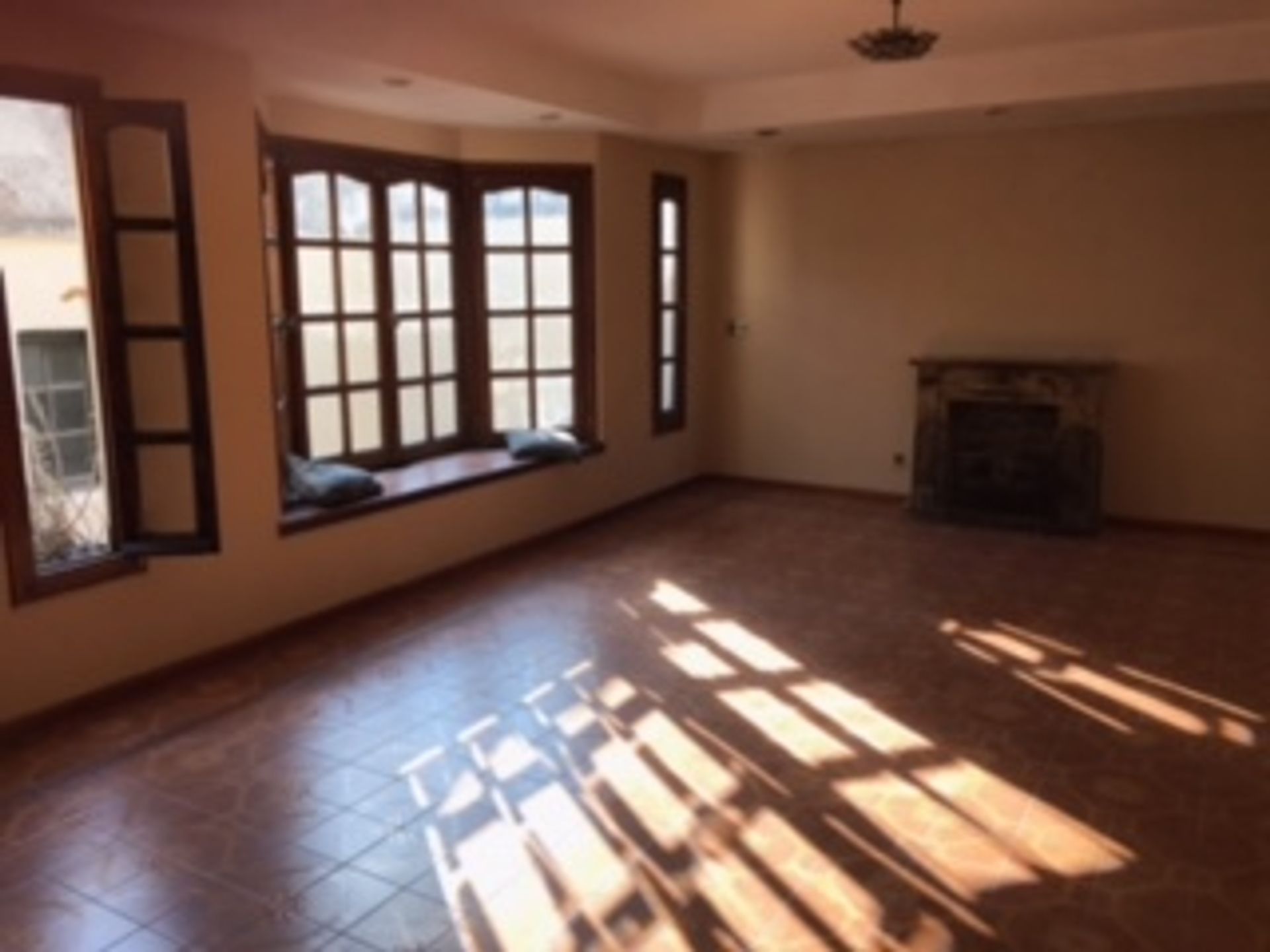 VENTA CASA 6 AMBIENTES CON DEP&Oacute;SITO EN POMPEYA - 2