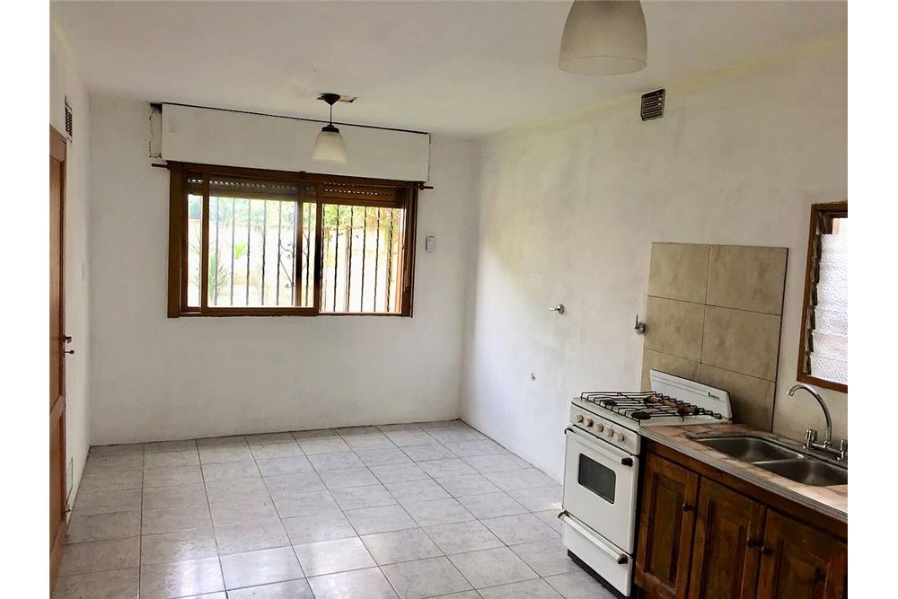 Casa doble 5 amb 2 flias Venta coch Jard&iacute;n Quilmes — foto 4