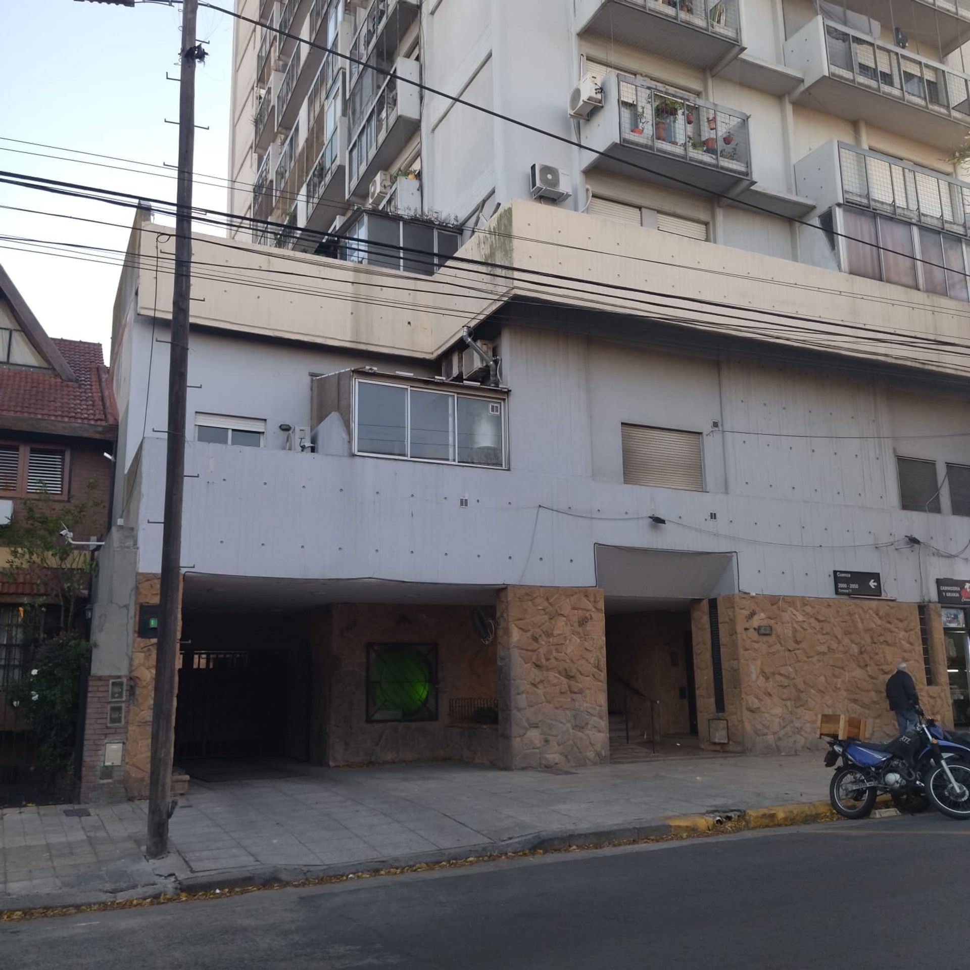 Oportunidad - Cochera cubierta - 2