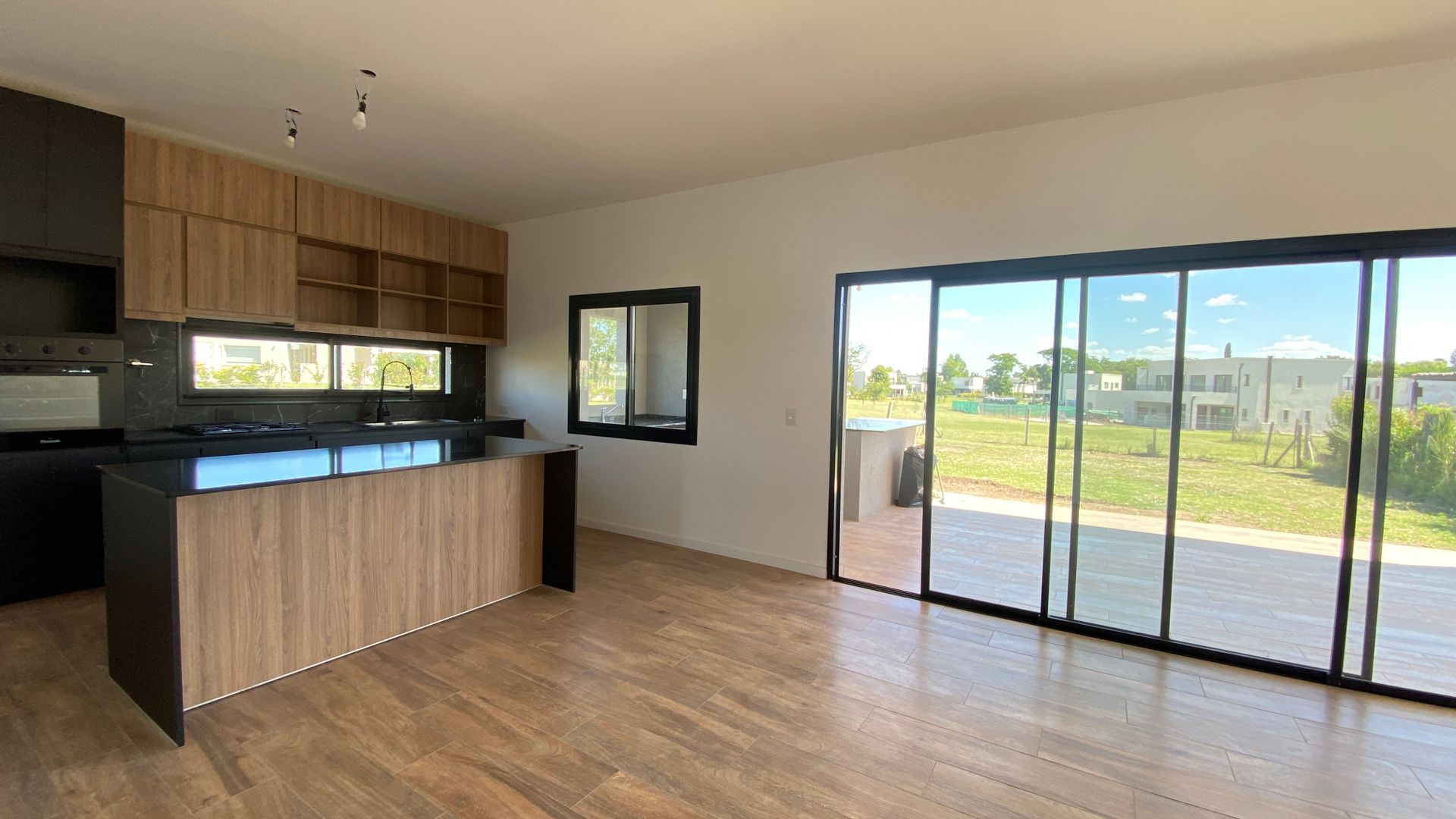 VENTA CASA 5AMB PARRILLA PILAR DEL ESTE FINANCIA - 6