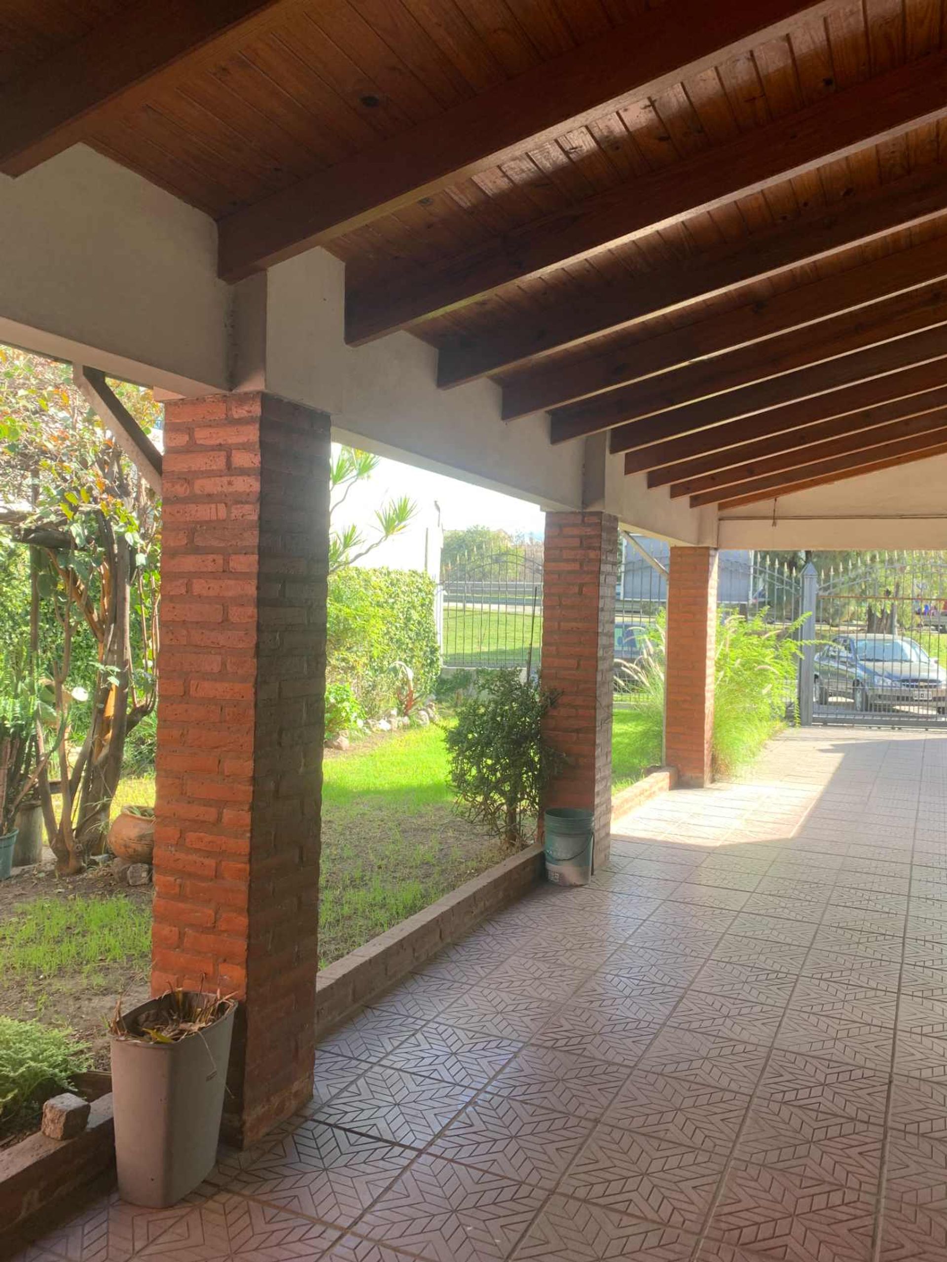 VENTA CASA C/COCHERA - 7