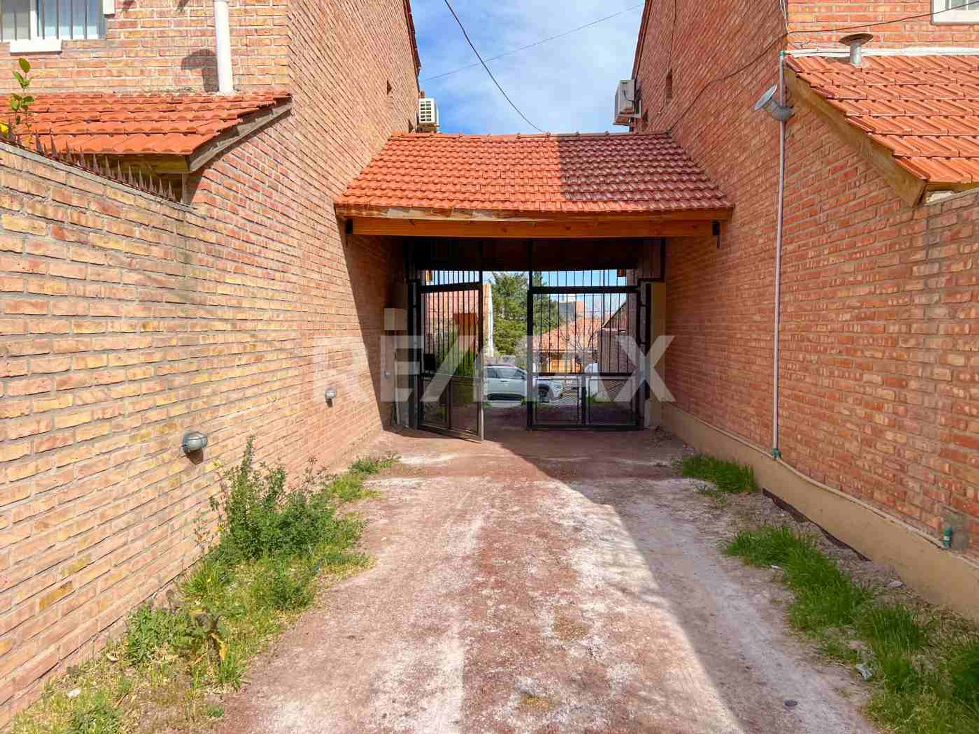 SE VENDE CASA CALLE SAN JUAN 872 NEUQUEN CAPITAL - 3