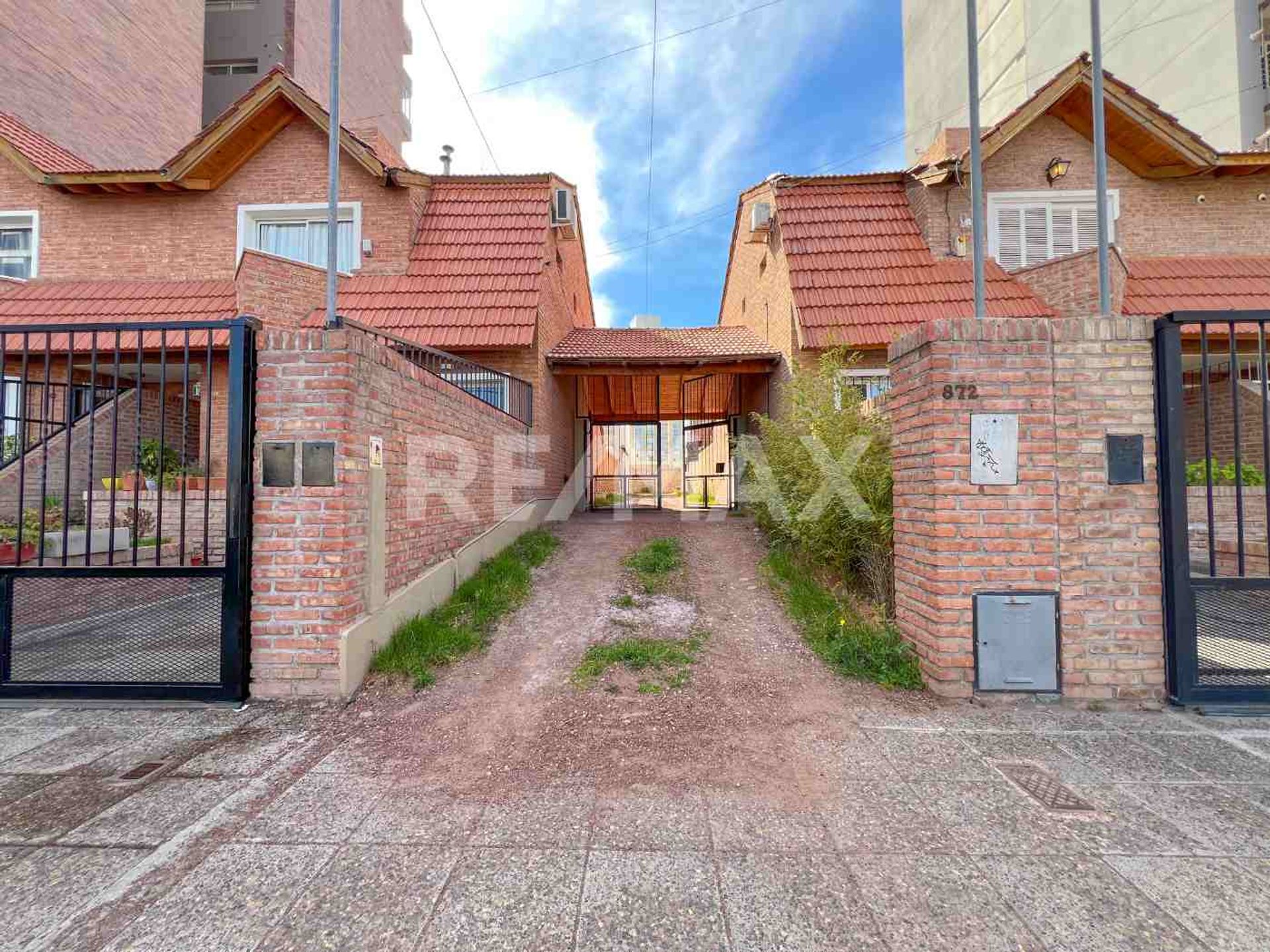 SE VENDE CASA CALLE SAN JUAN 872 NEUQUEN CAPITAL - 2