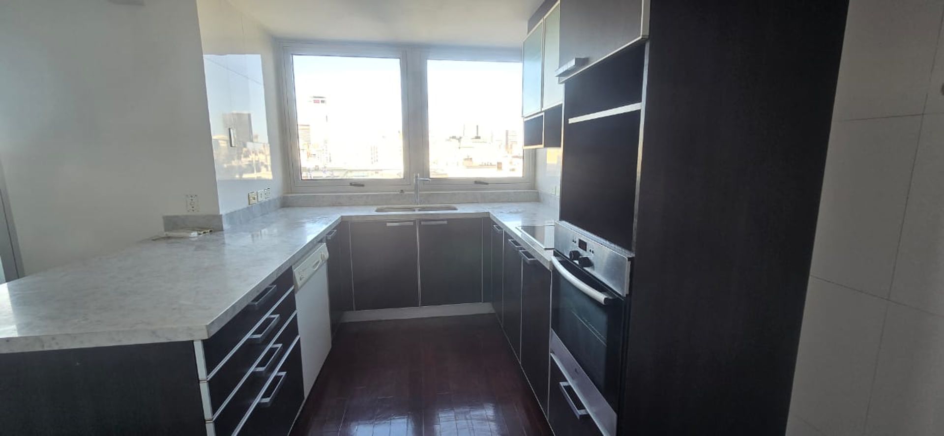 Venta Dpto 3 Amb c/3 cochera y baulera- Pto Madero — foto 3