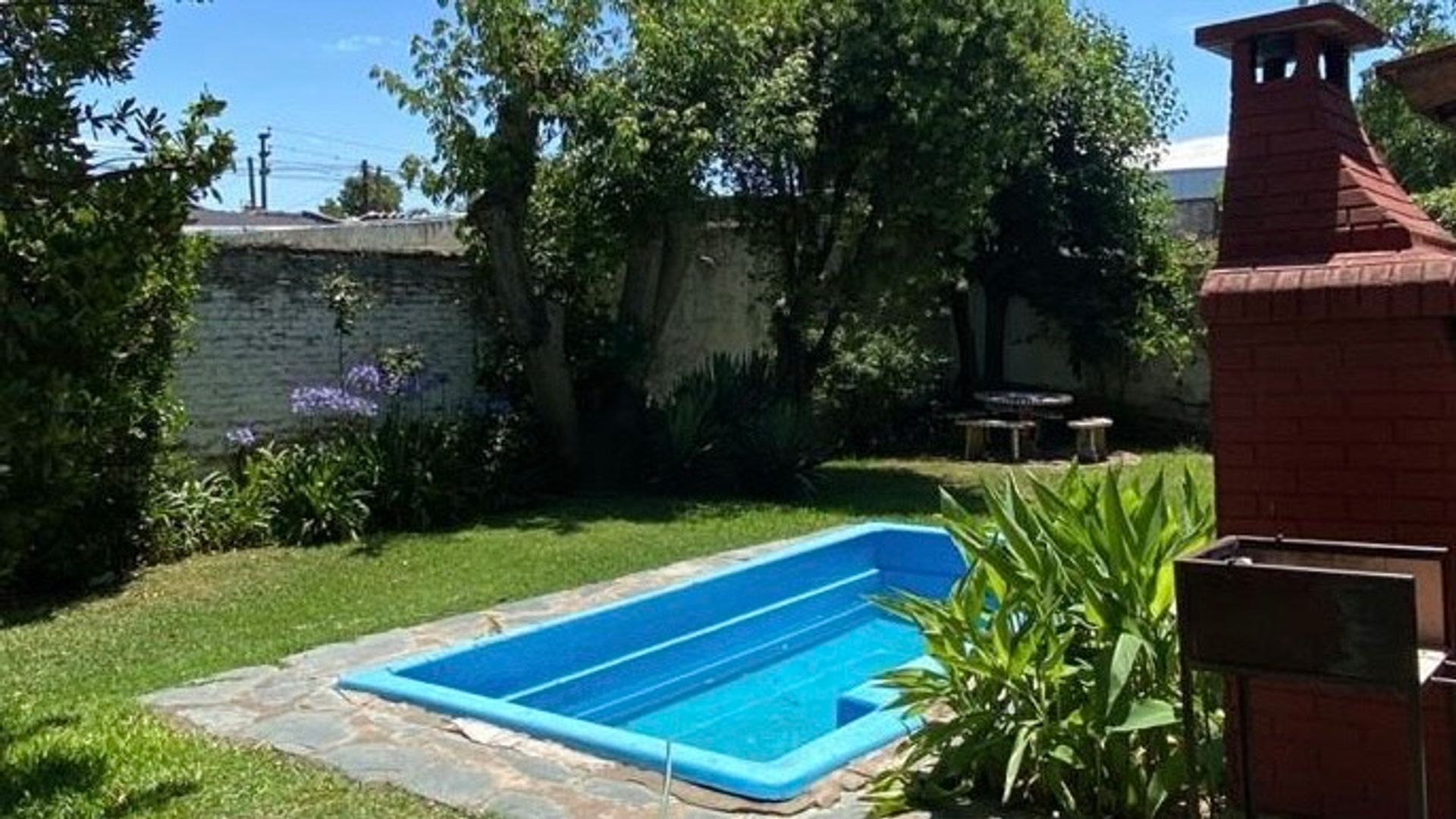 Venta casa quinta c/pileta en Moreno - 1