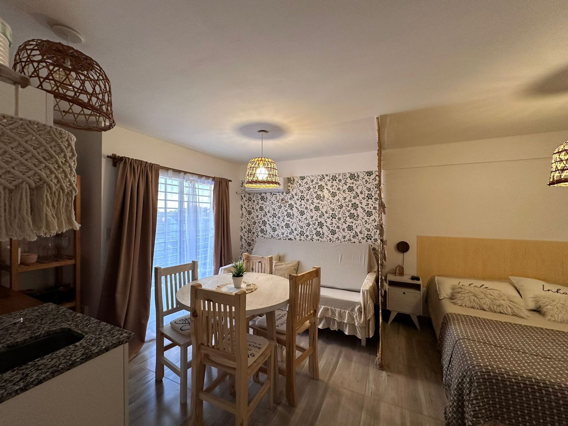 VENTA MONOAMBIENTE NUEVO CON BALCON EN BANFIELD - 1