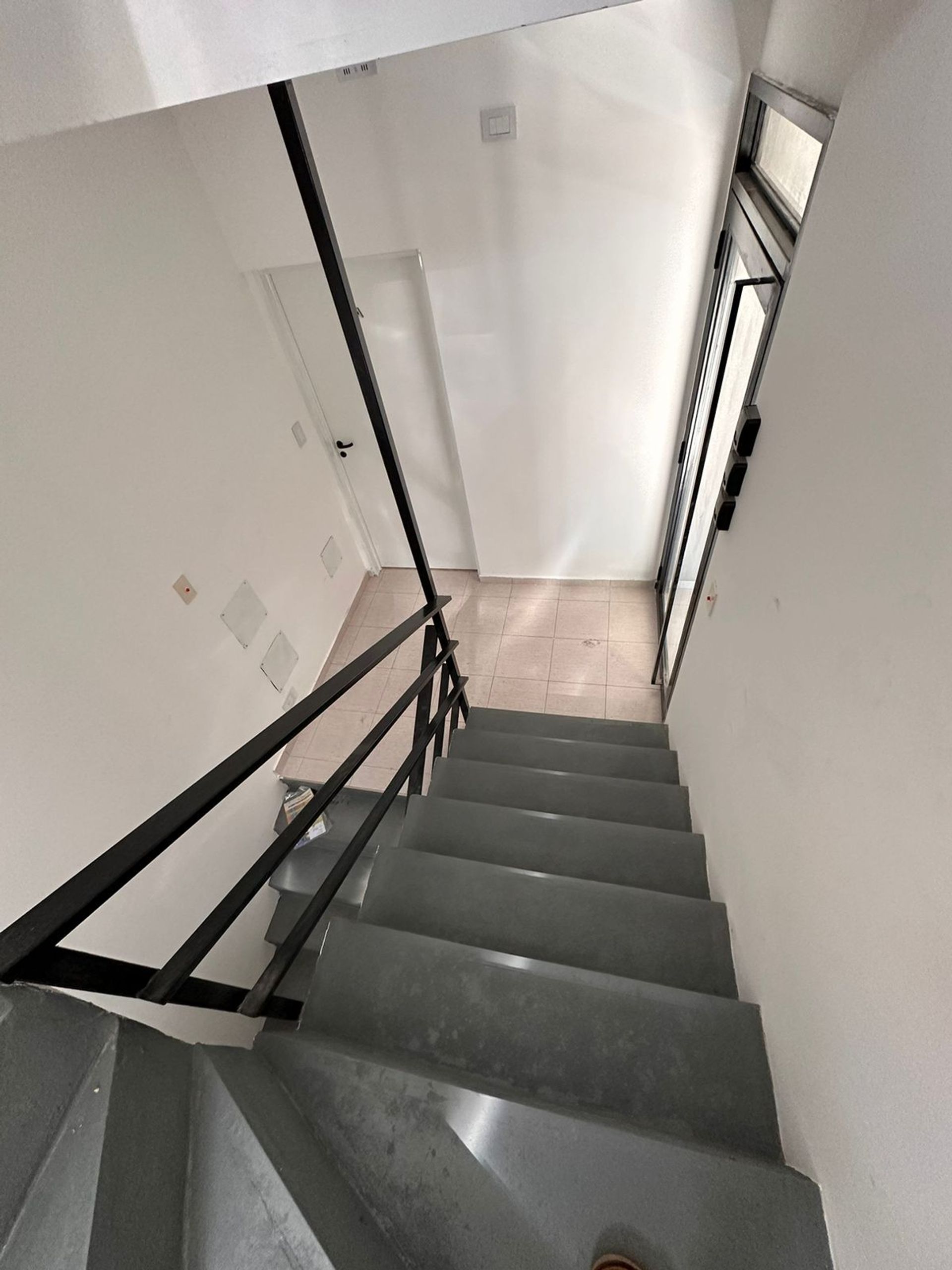 VENTA MONOAMBIENTE NUEVO CON BALCON EN BANFIELD - 11