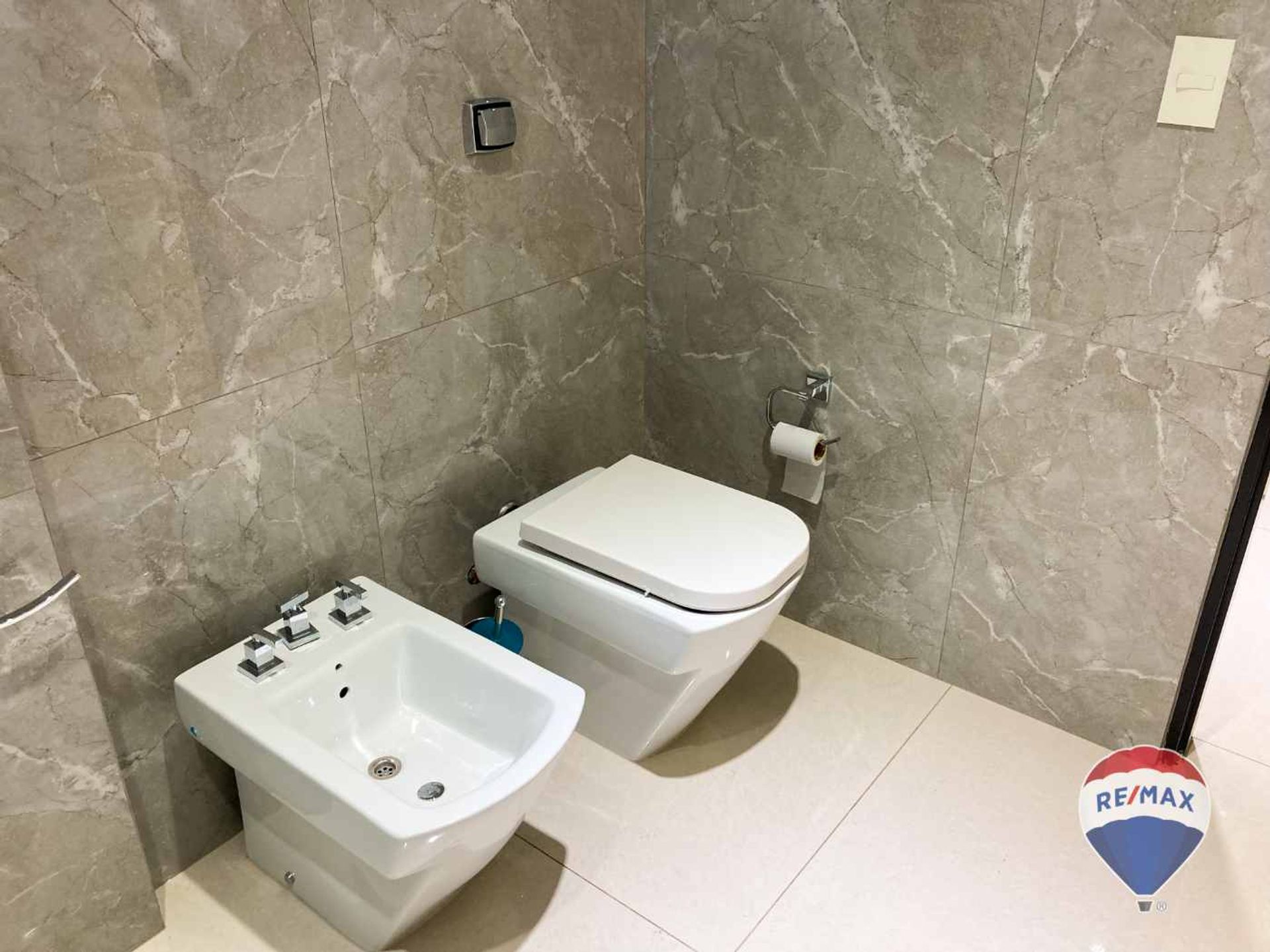 CASA 5 AMBIENTES PISCINA CLIMATIZADA CANNING - 9