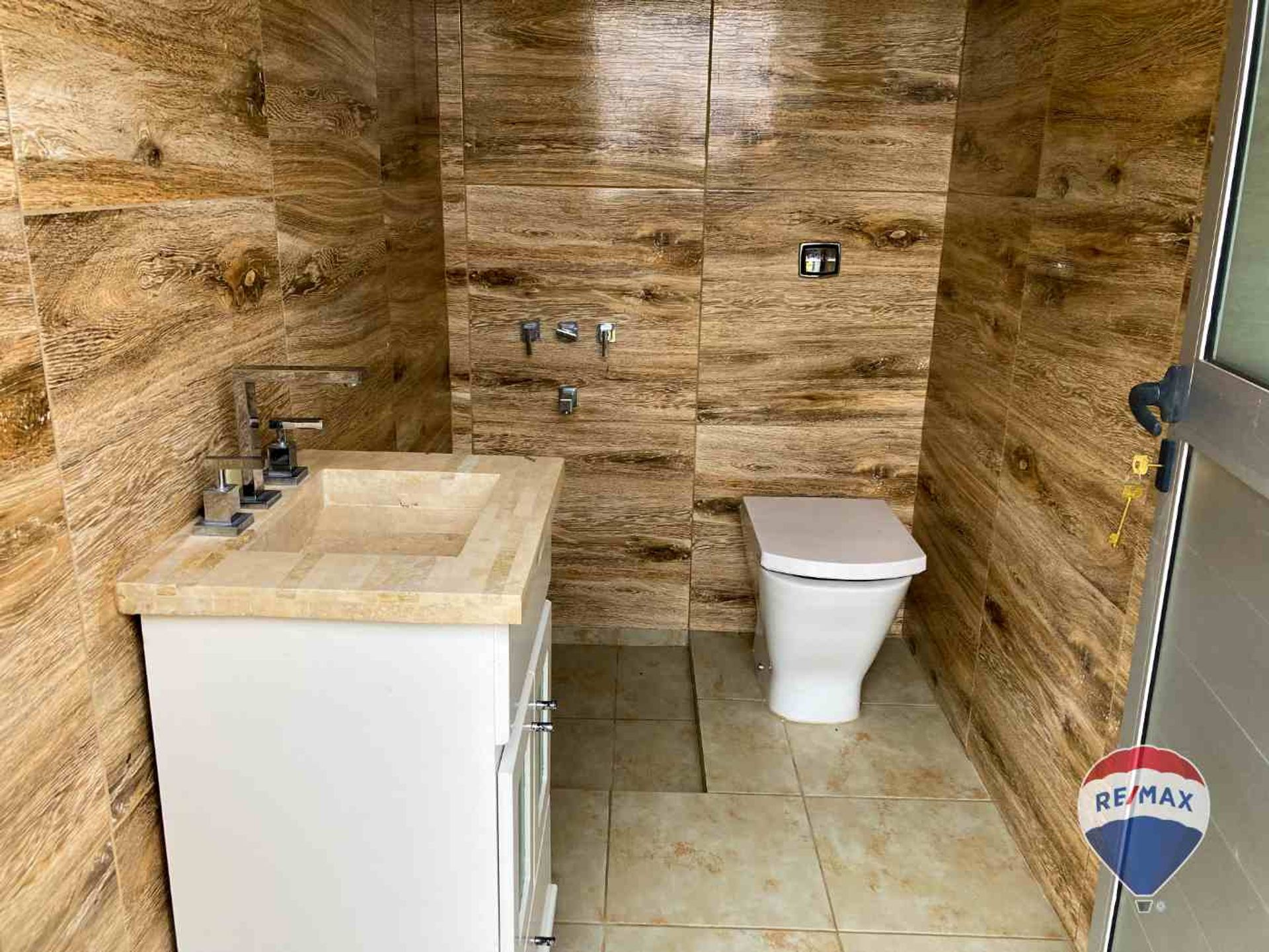 CASA 5 AMBIENTES PISCINA CLIMATIZADA CANNING - 14