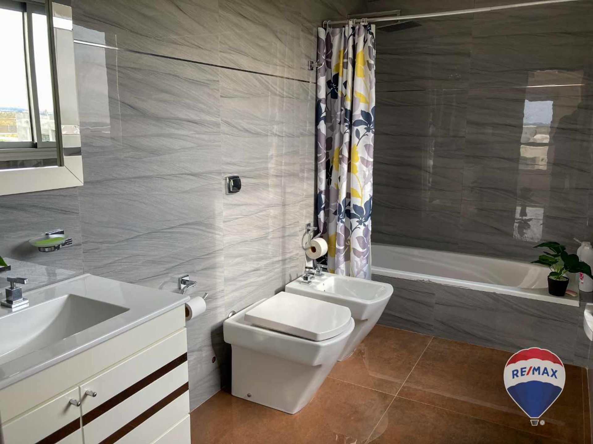 CASA 5 AMBIENTES PISCINA CLIMATIZADA CANNING - 8