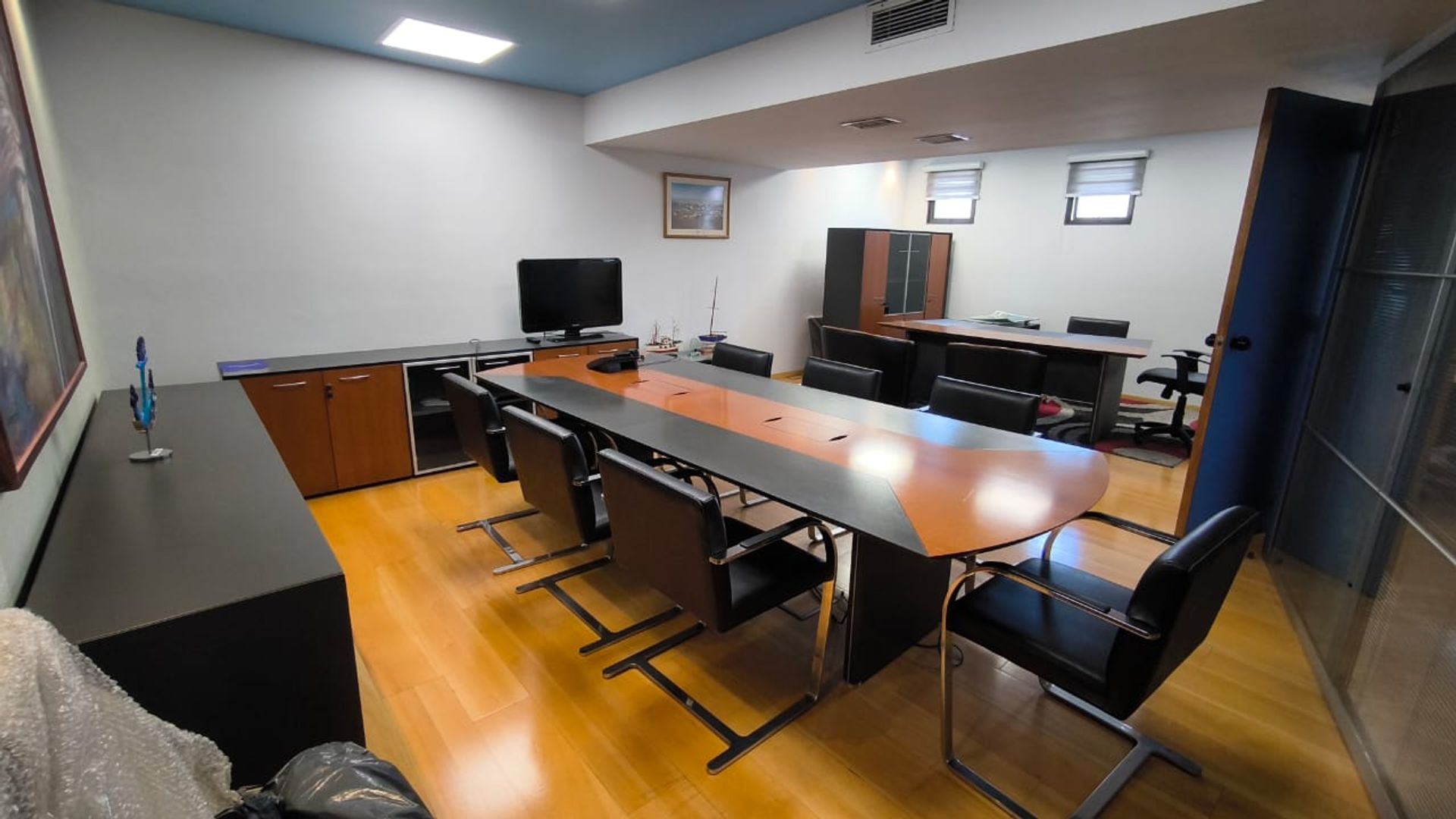 VENTA OFICINA 295 m2 EN PLANTA 8 COCHERAS - 3