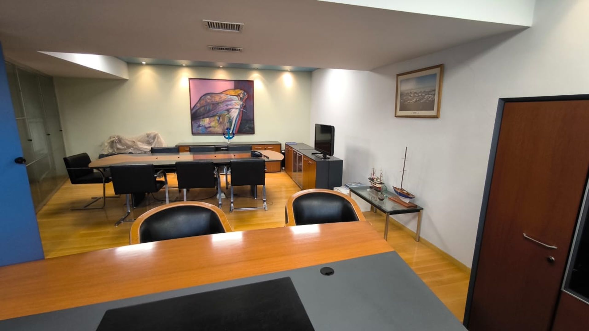 VENTA OFICINA 295 m2 EN PLANTA 8 COCHERAS - 5