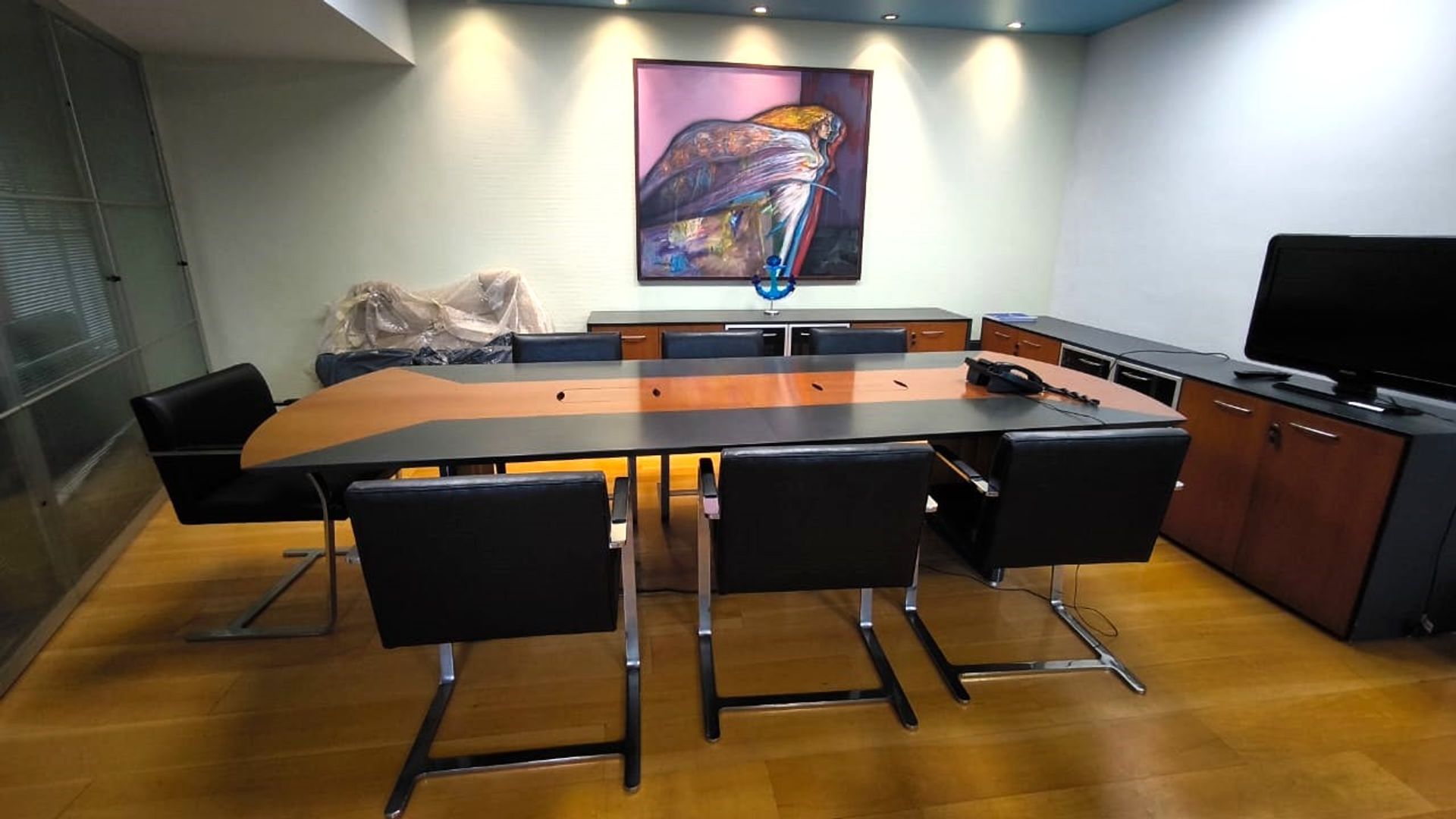 VENTA OFICINA 295 m2 EN PLANTA 8 COCHERAS - 9
