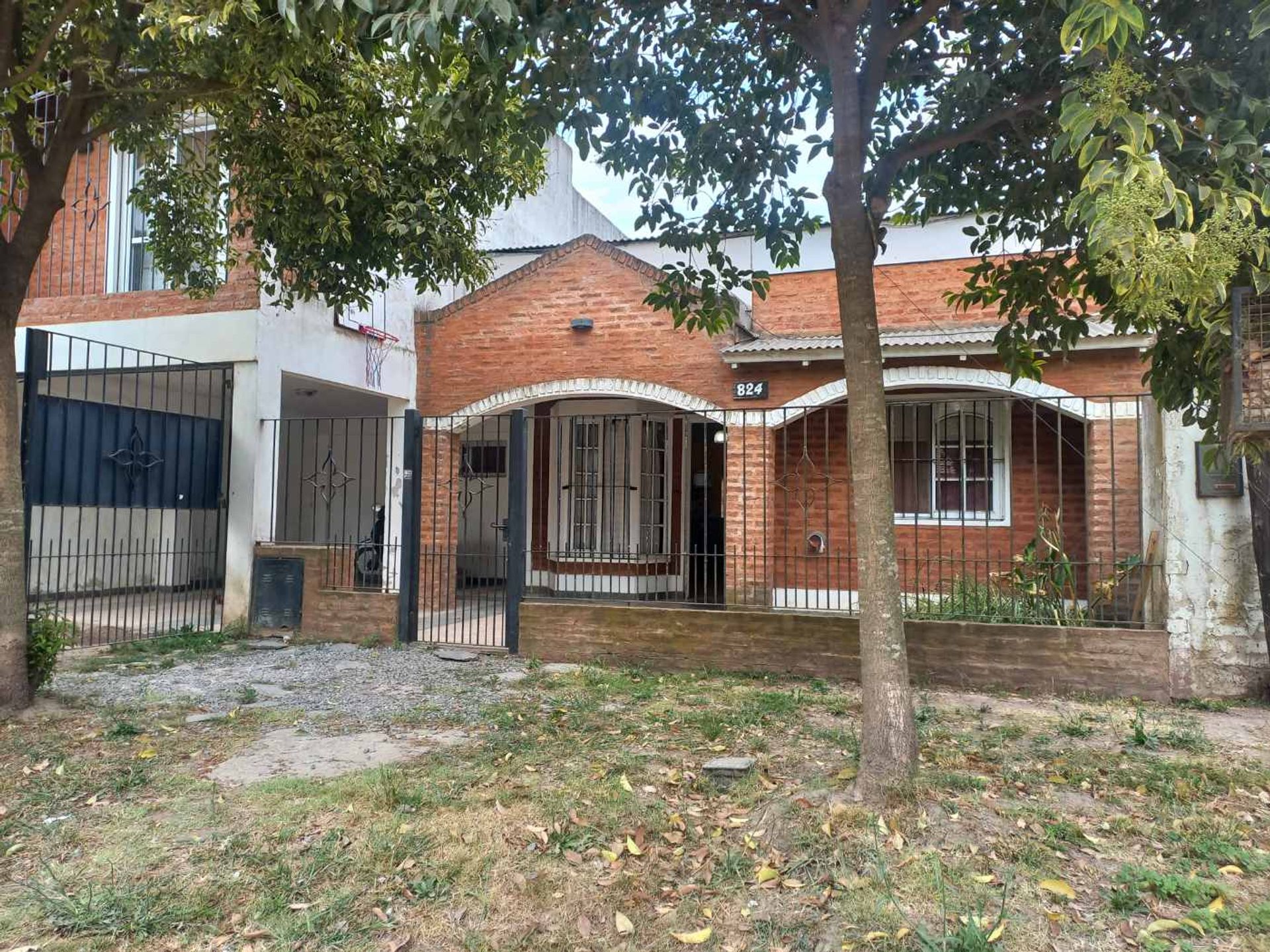 Casa 6 ambientes con jard&iacute;n Gral. Belgrano — foto 8