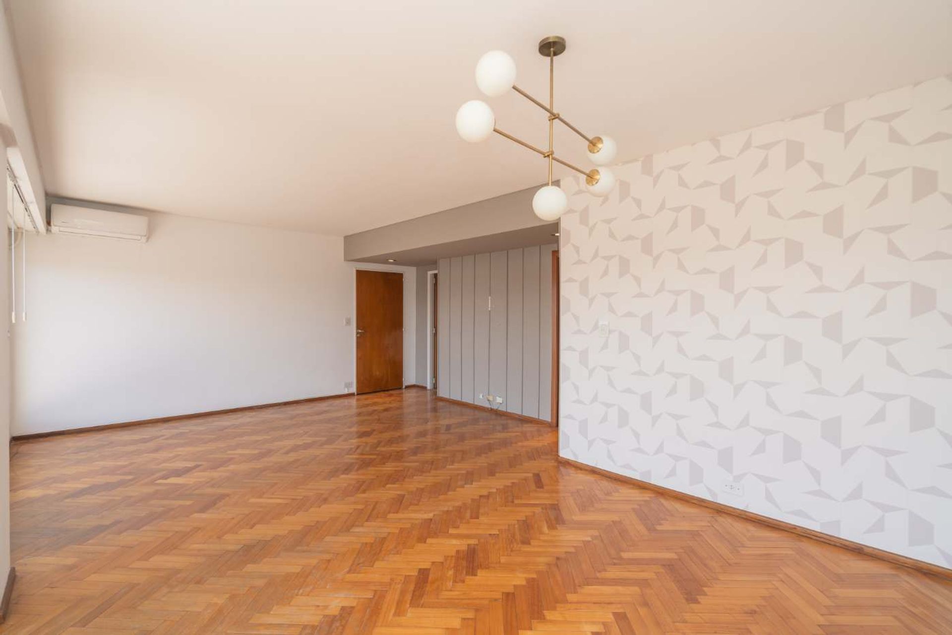 DEPTO EN VENTA CUATRO AMB. MARTINEZ , CON RENTA - 4