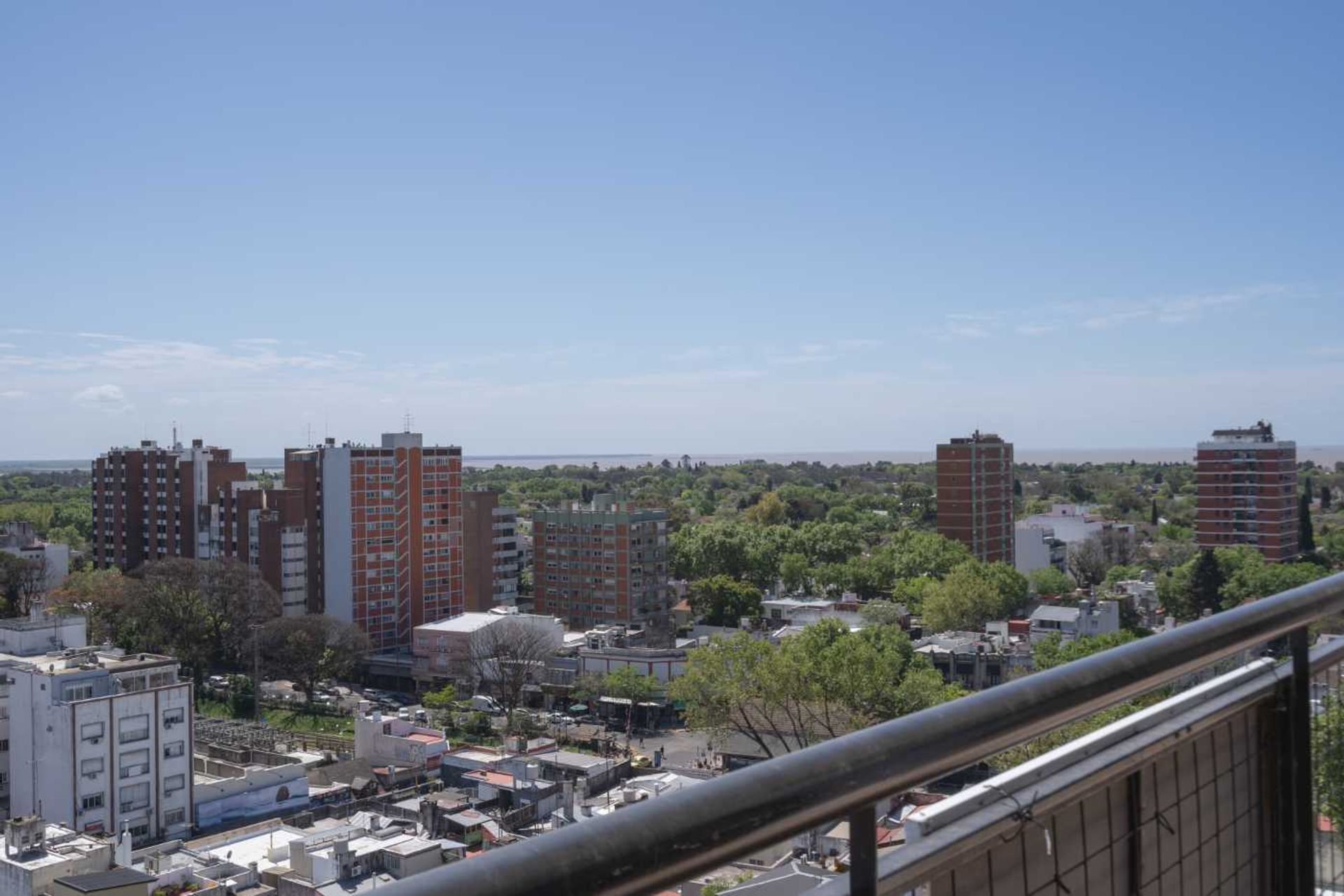 DEPTO EN VENTA CUATRO AMB. MARTINEZ , CON RENTA - 10