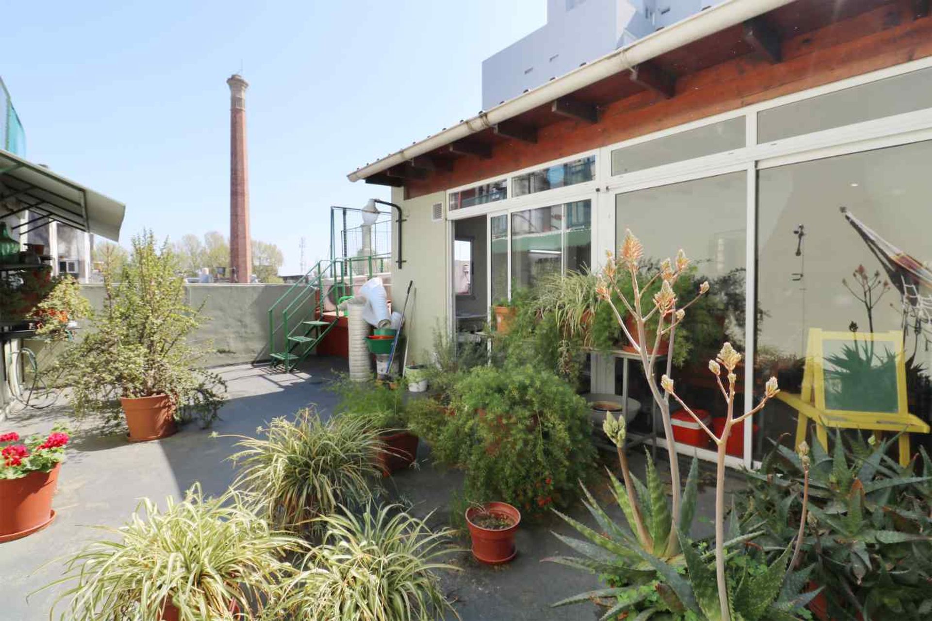 VENTA PH 4AMB C/QUINCHO Y TERRAZA/ PERMUTA - 1