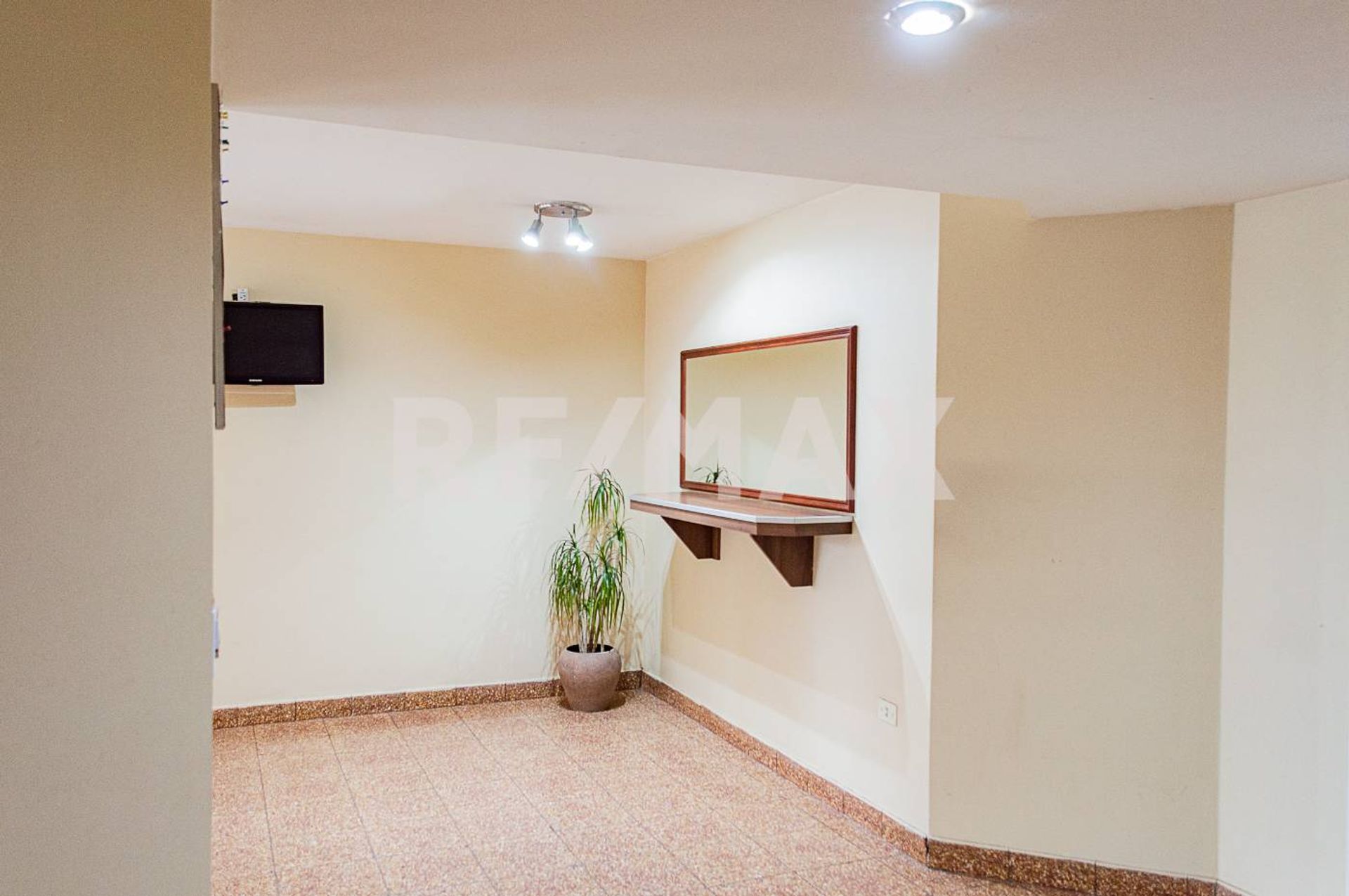 EN VENTA! DEPTO 3 DORM | CENTRO OESTE | NEUQU&Eacute;N - 2