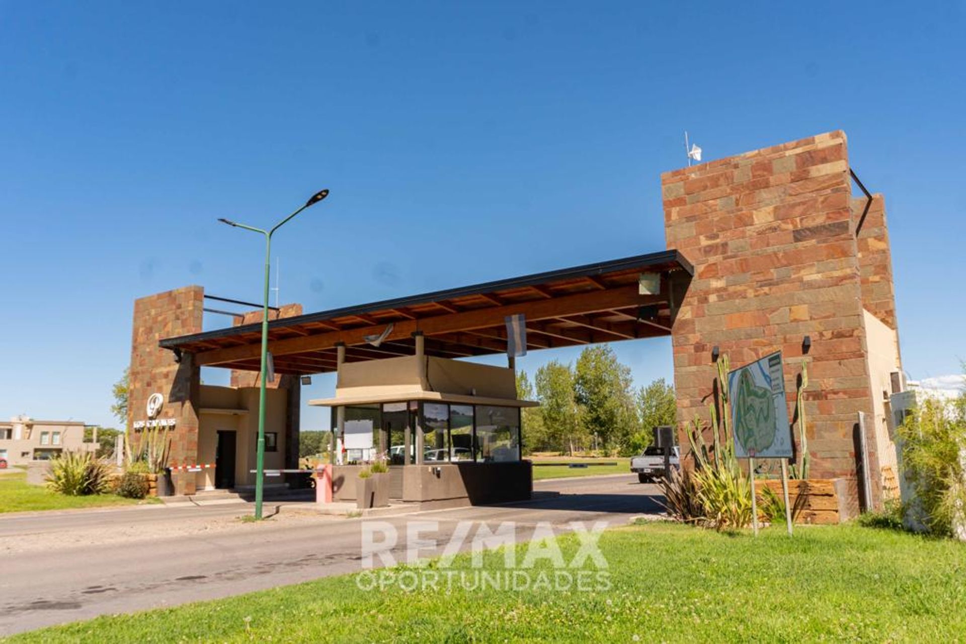 VENTA- TERRENO UF 455| B° Los Canales de Plottier - 2