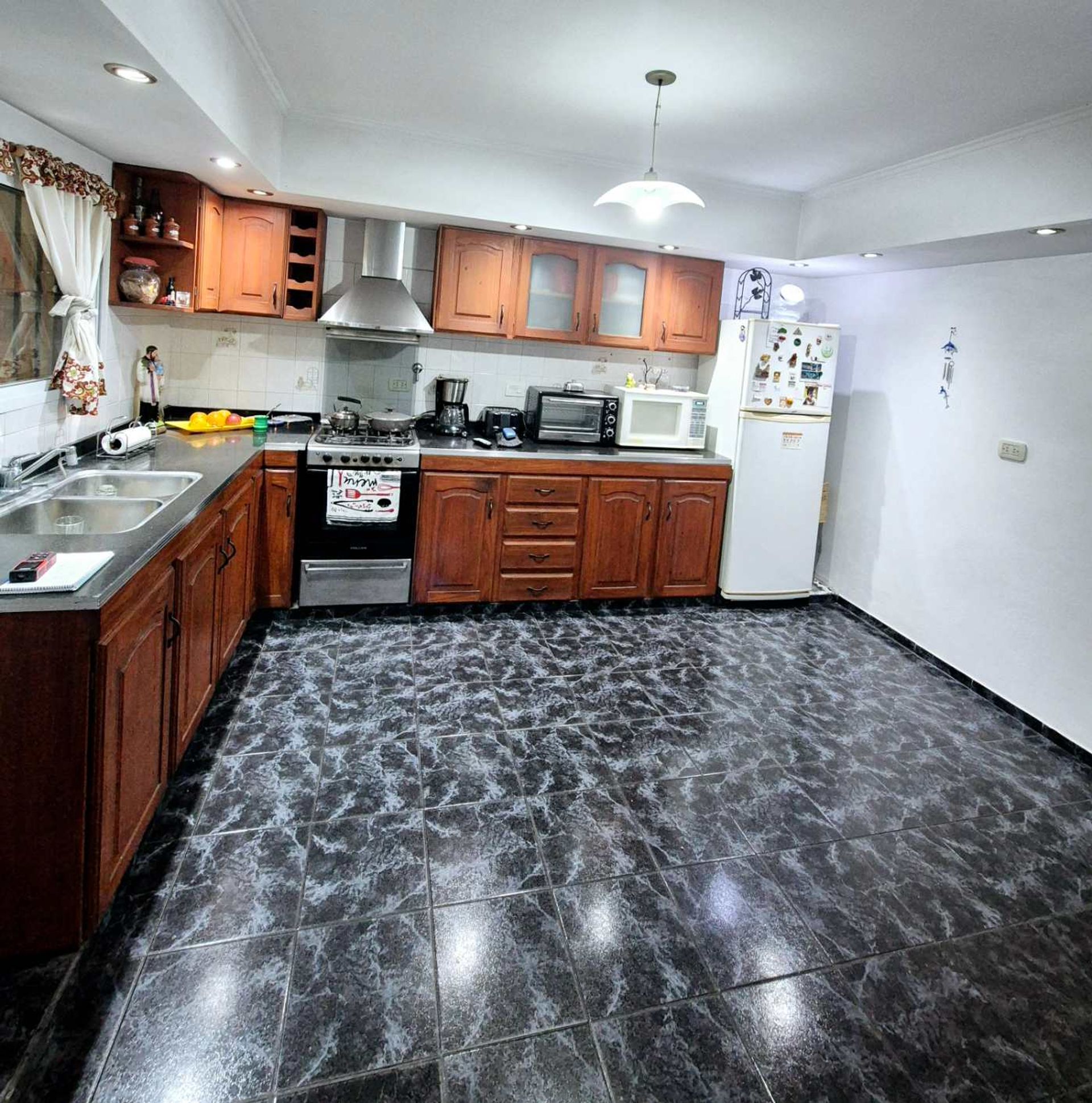 VENTA CASA+DEPTO+PATIO+QUINCHO (MULTIFAMILIAR)