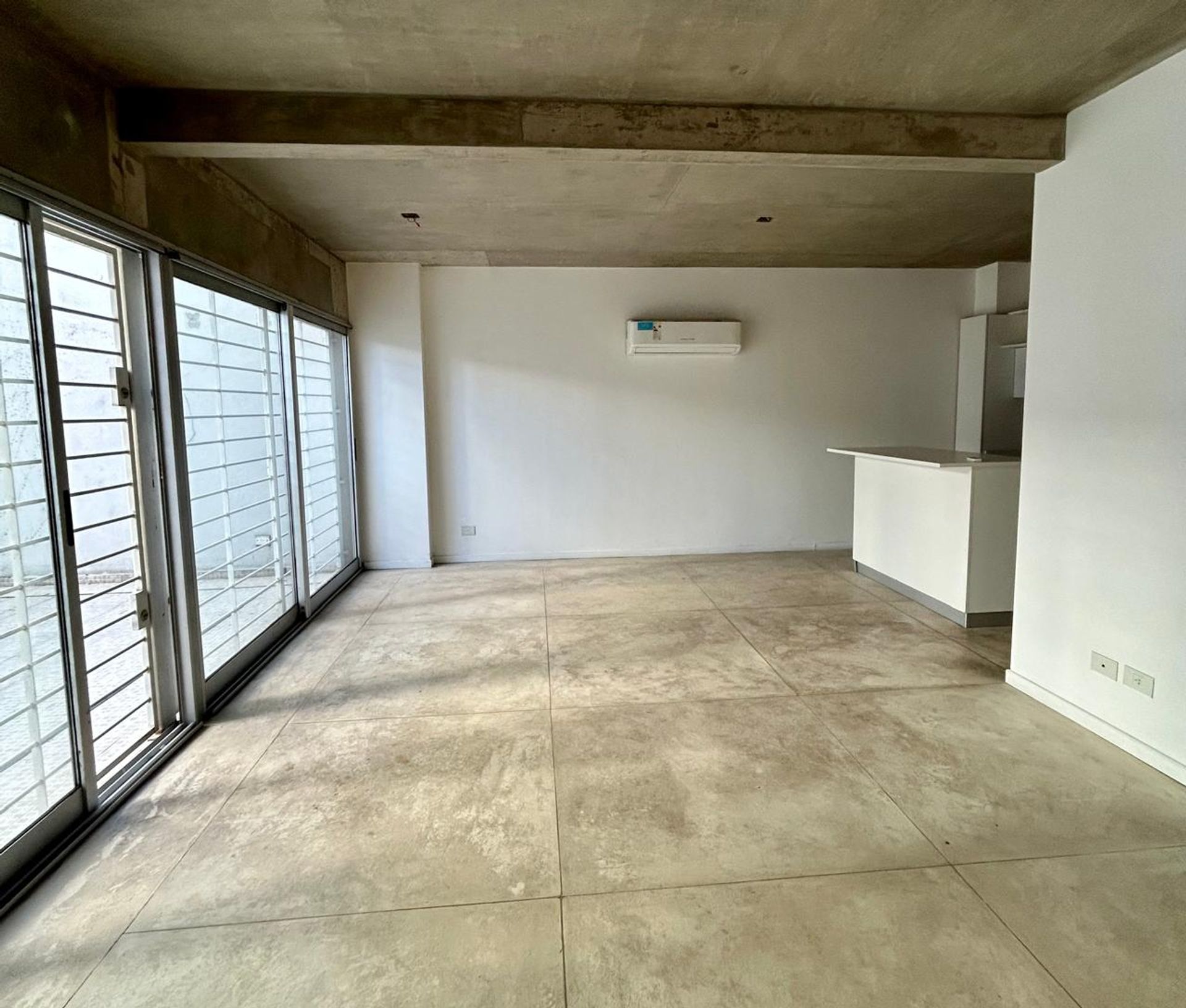 VENTA MONOAMBIENTE DIVISIBLE PATIO COLEGIALES - 3