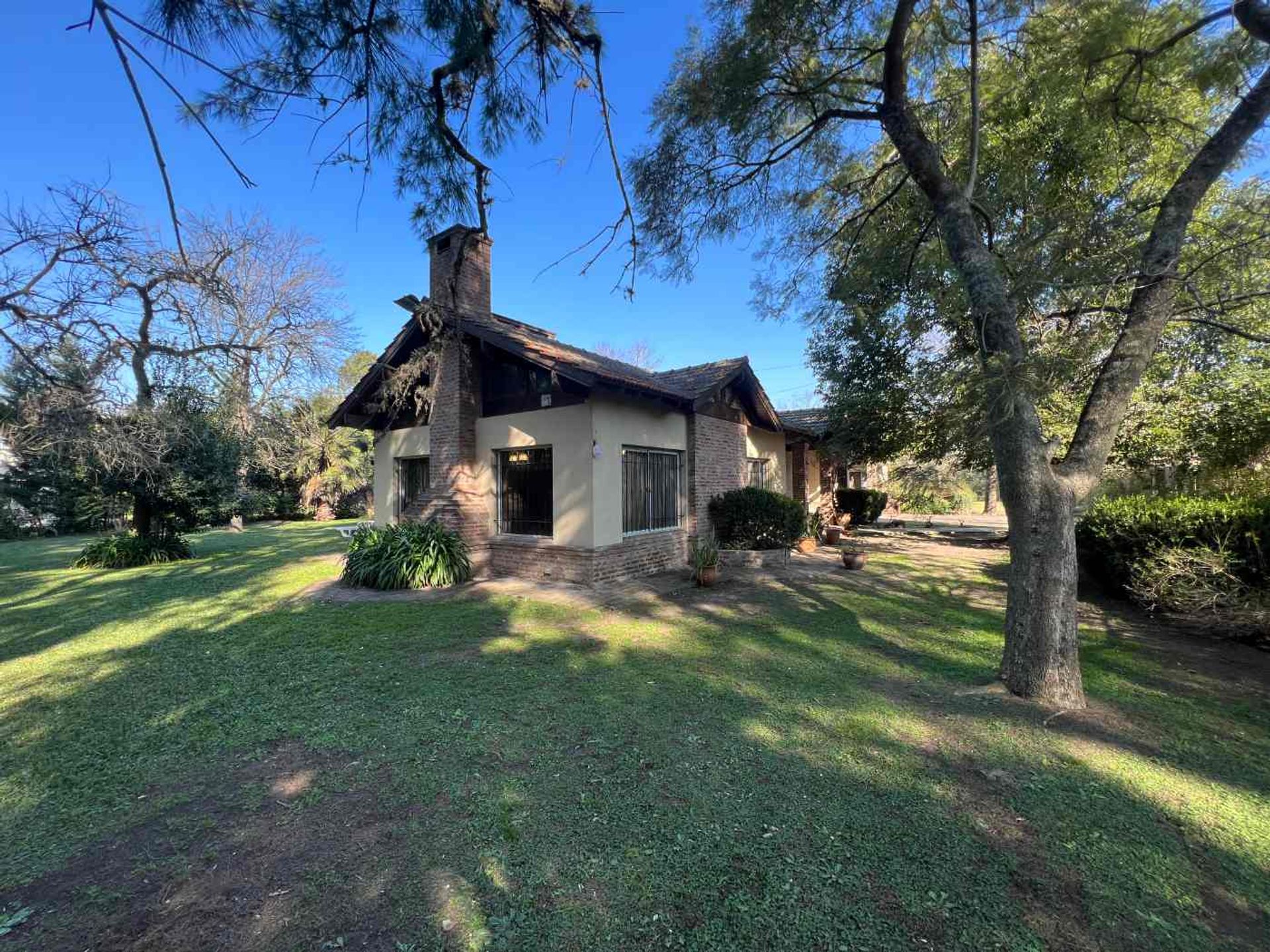 CASA 5 AMBIENTES CON QUINCHO ROBLES DEL MONARCA — foto 4