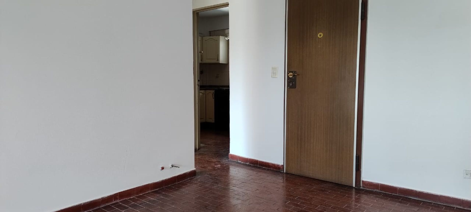 Venta Dpto 2 ambientes con balcón y lavadero - 10