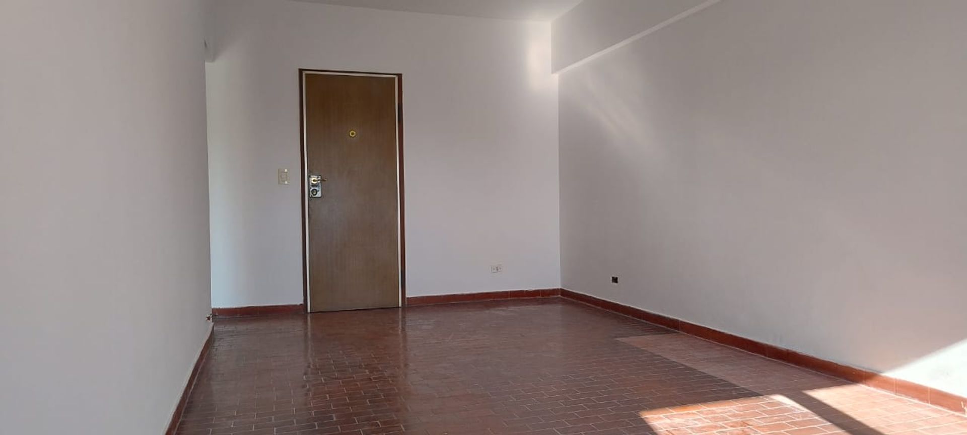 Venta Dpto 2 ambientes con balcón y lavadero - 9