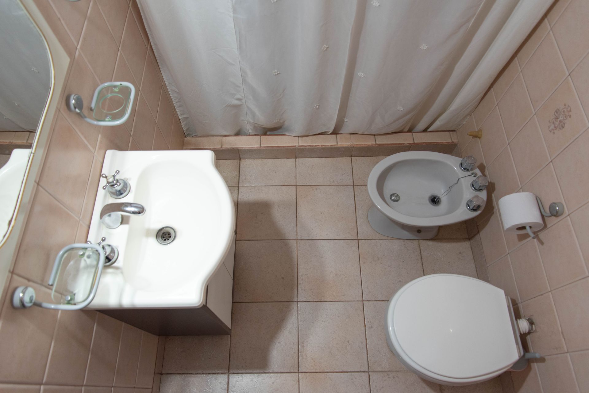 VENTA CASA EN GUTIERREZ 4 AMBIENTES - 6