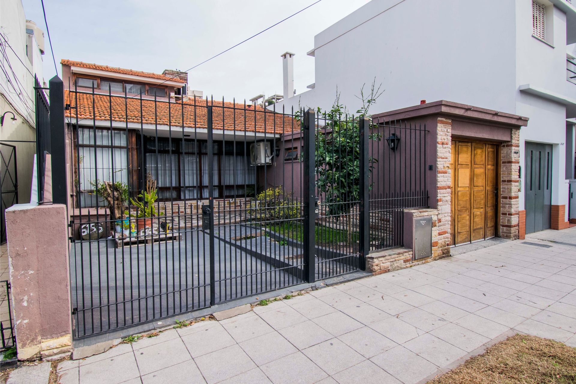 CASA CENTRO WILDE 4AMBIENTES SOBRE LOTE 370 m2 - 16