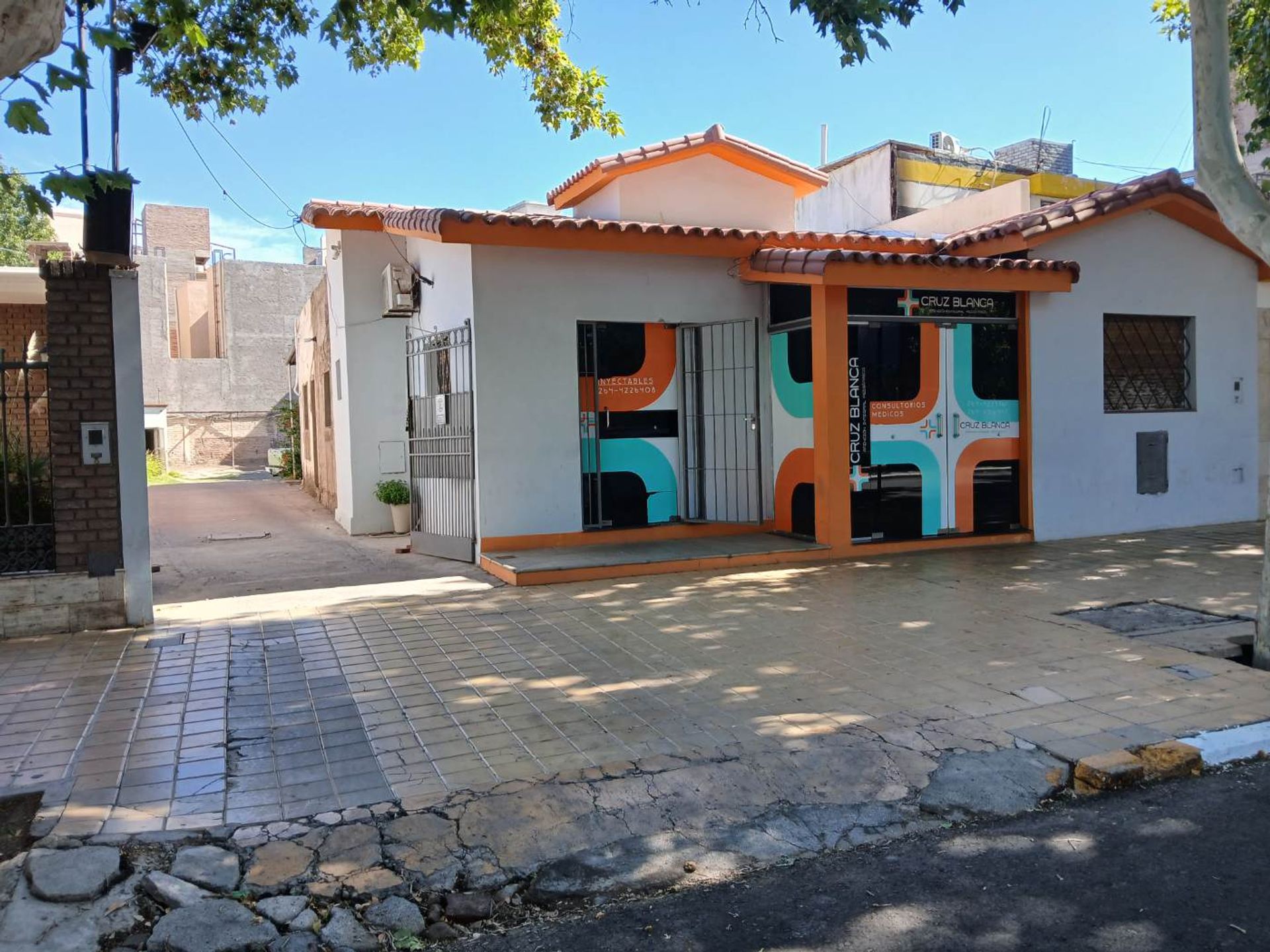 Inmueble apto para Clinica u Oficinas. Capital - 2