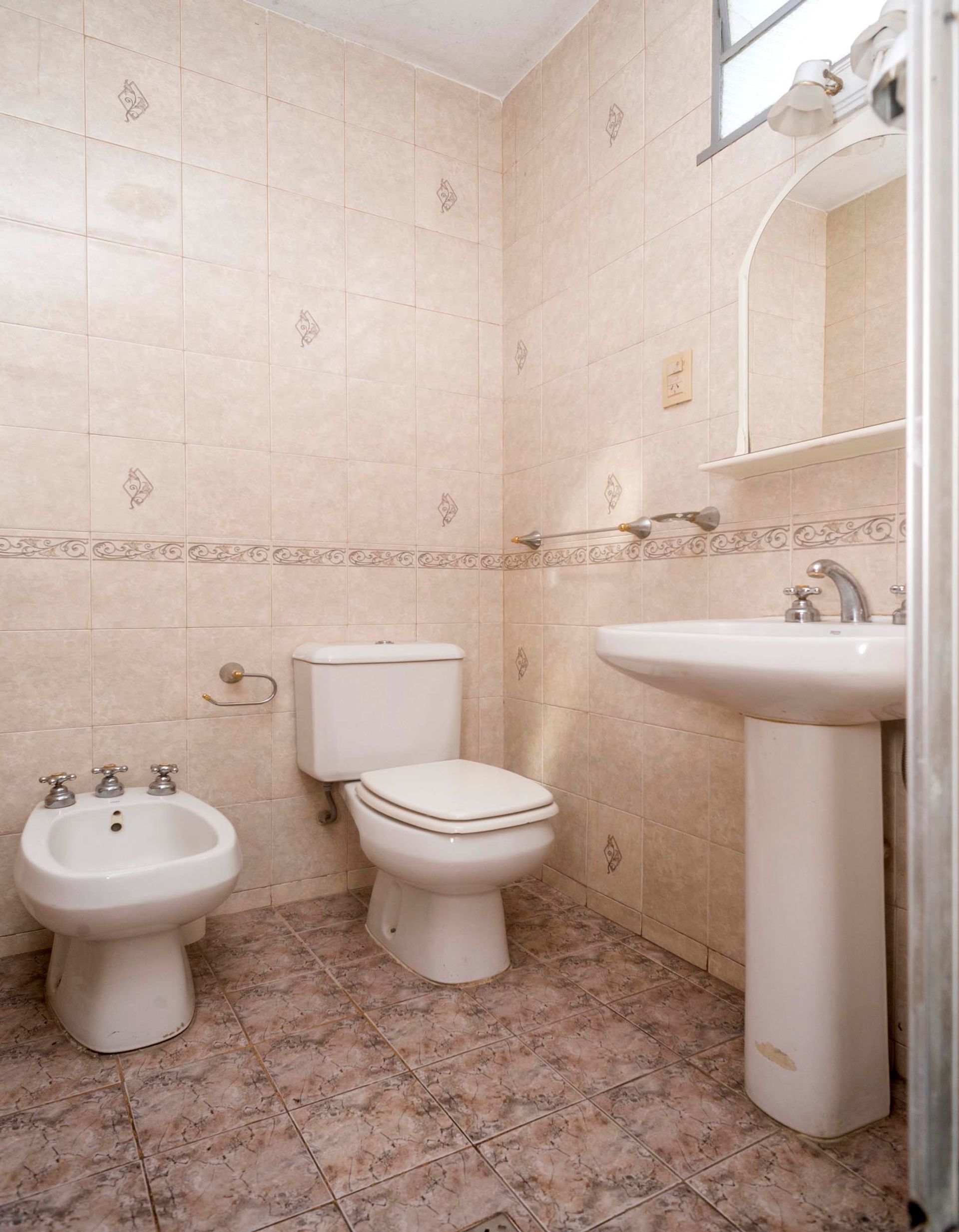 CASA 5 DORMITORIOS VENTA MACROCENTRO EN ESQUINA — foto 14