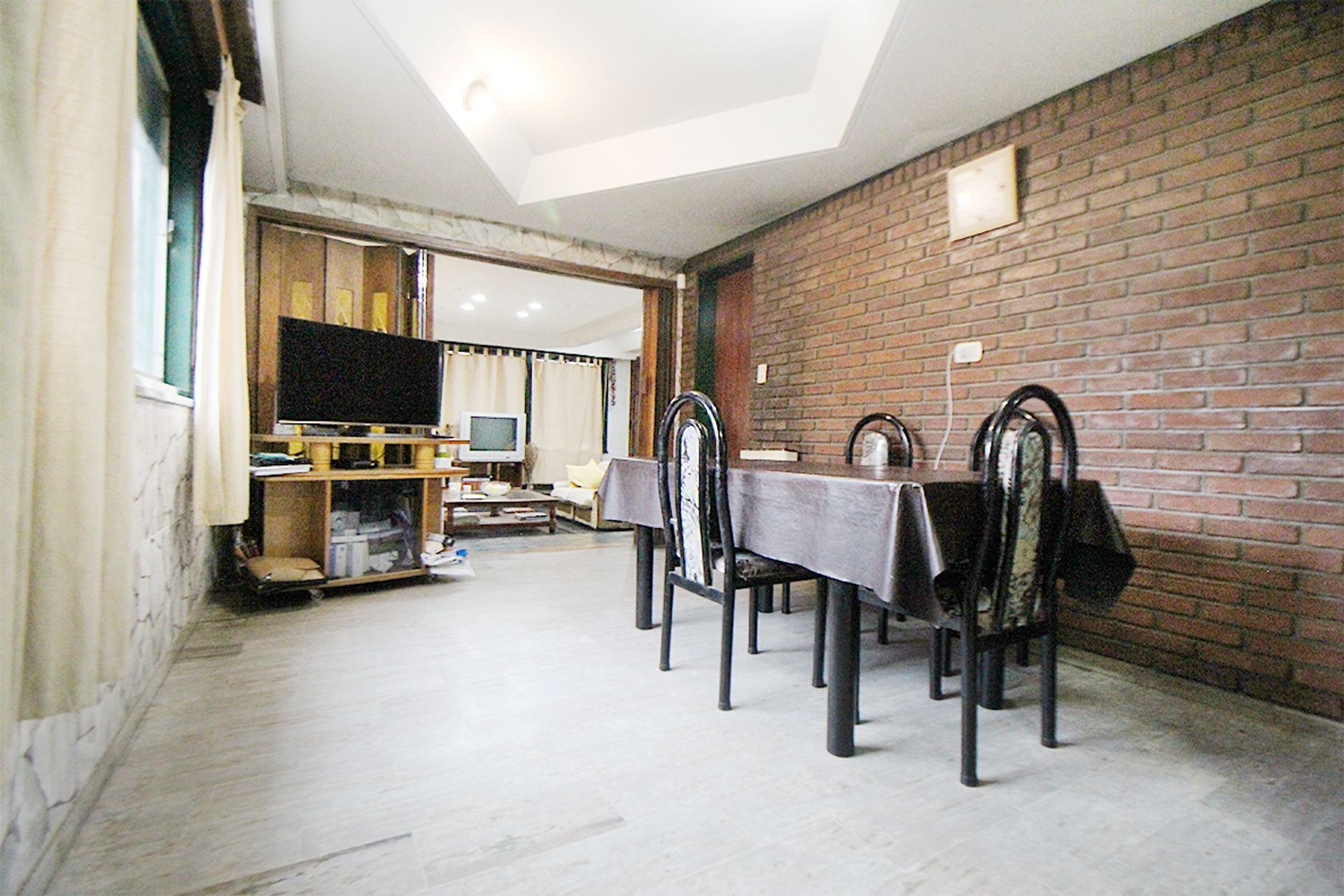 Venta casa 4 Ambientes Parque Pileta Moron Permuta - 12