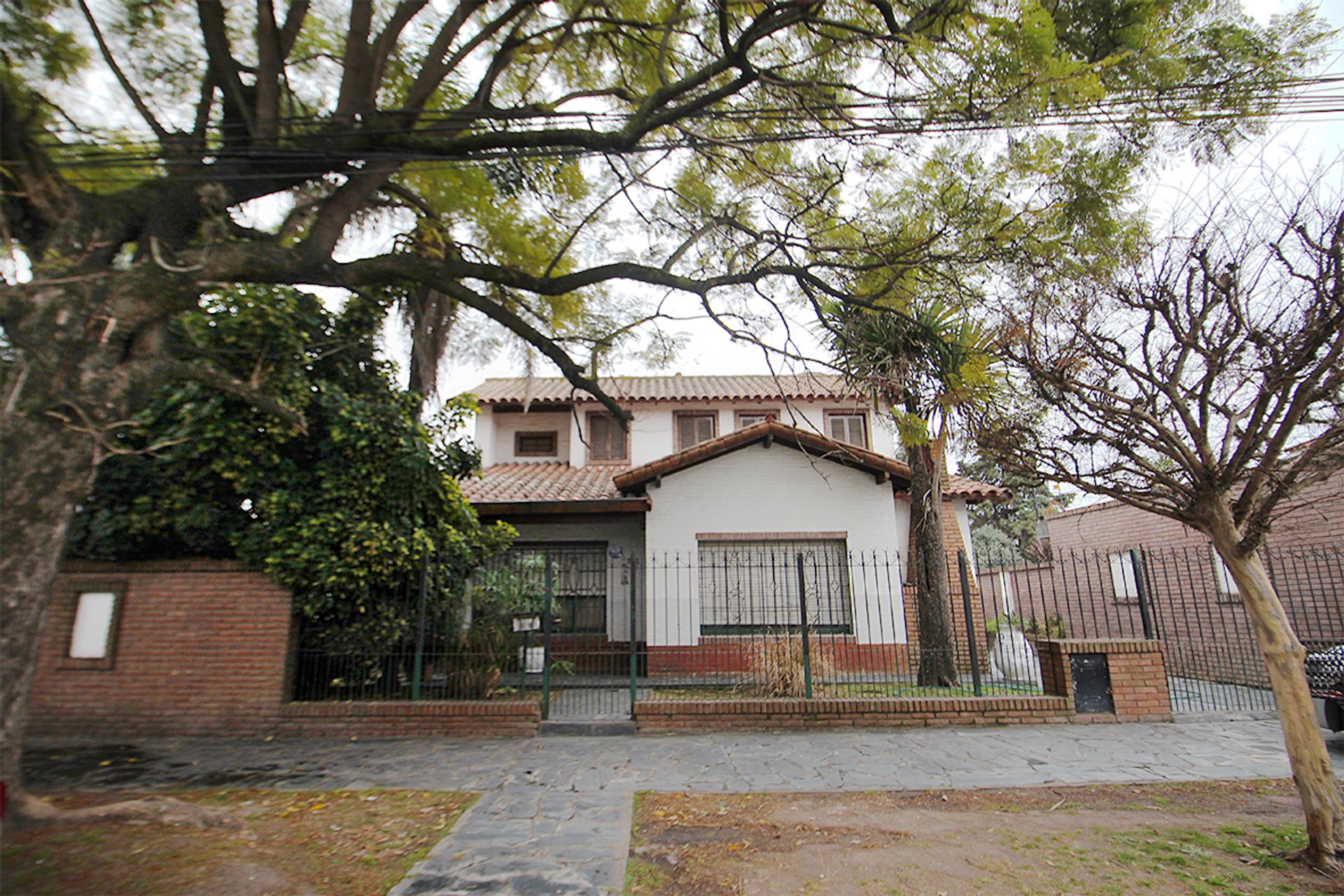 Venta casa 4 Ambientes Parque Pileta Moron Permuta - 1