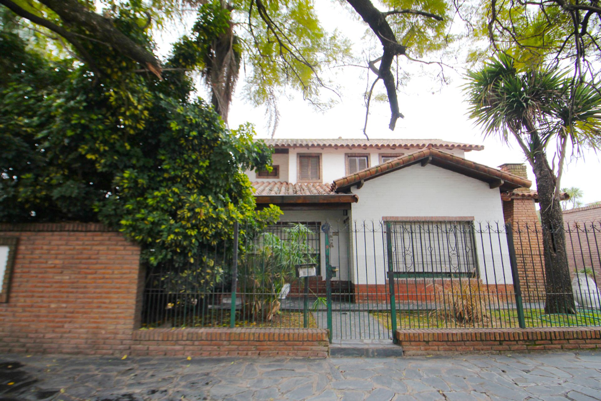 Venta casa 4 Ambientes Parque Pileta Moron Permuta - 2