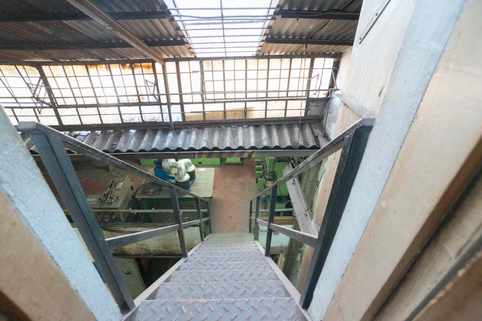 VENTA PLANTA INDUSTRIAL CON OFICINAS EN LA BOCA - 6