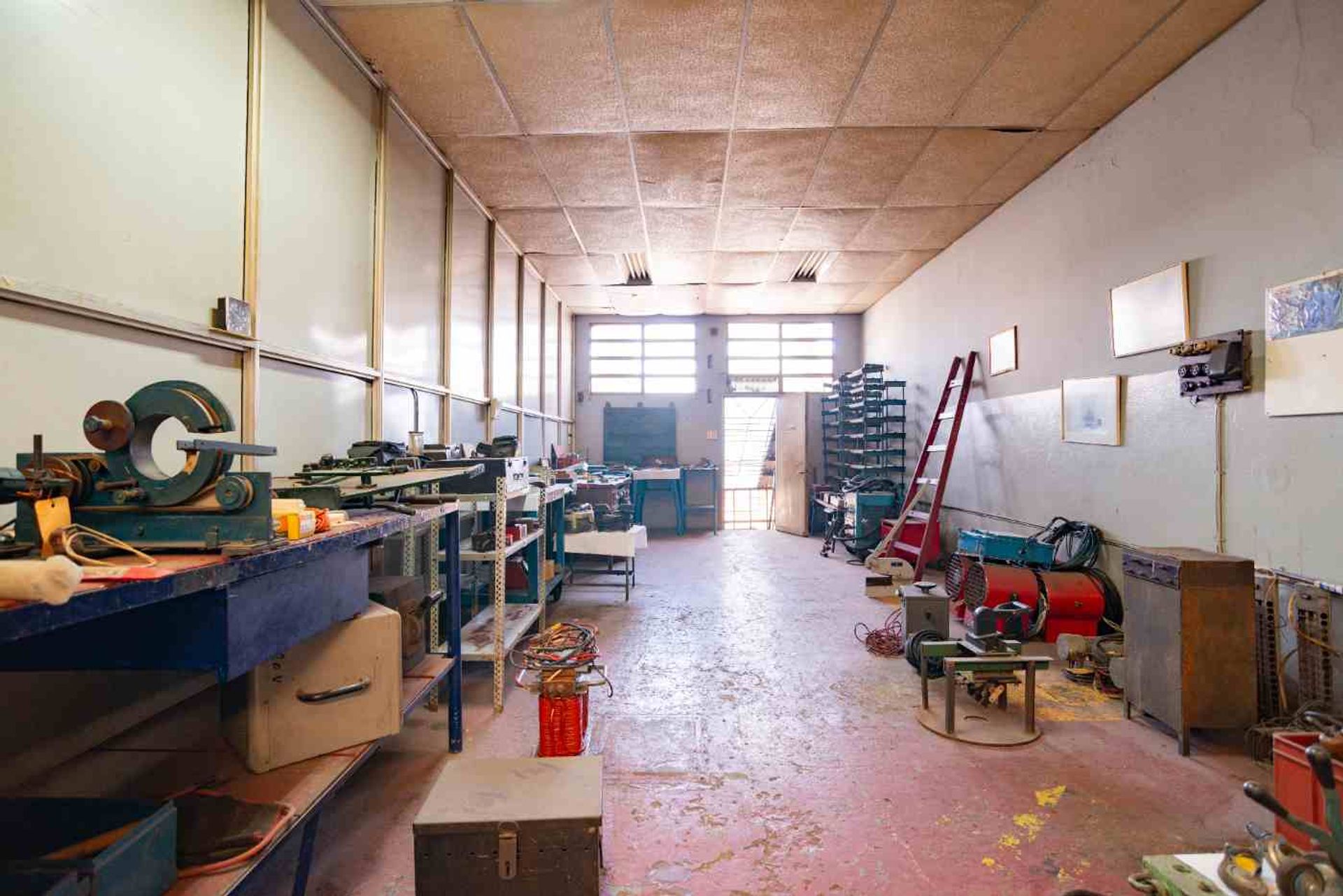 VENTA PLANTA INDUSTRIAL CON OFICINAS EN LA BOCA - 4