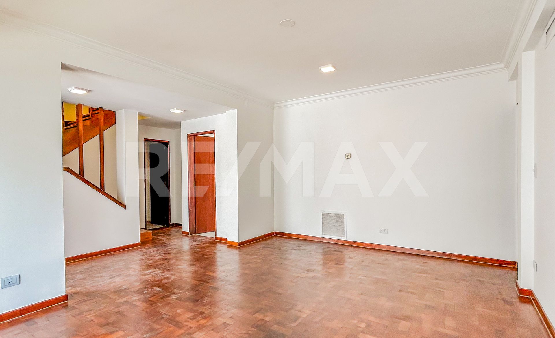 VENTA CASA CON PILETA, B° SANTA GENOVEVA, NEUQUÉN — foto 6