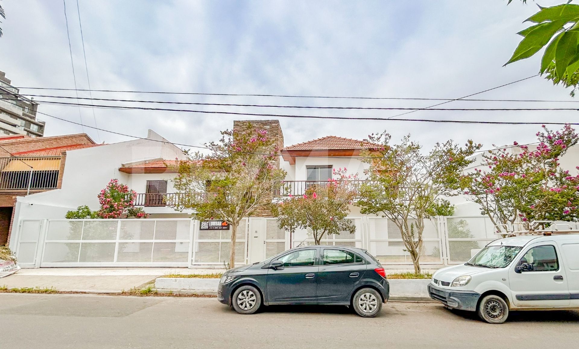 VENTA CASA CON PILETA, B° SANTA GENOVEVA, NEUQUÉN — foto 2