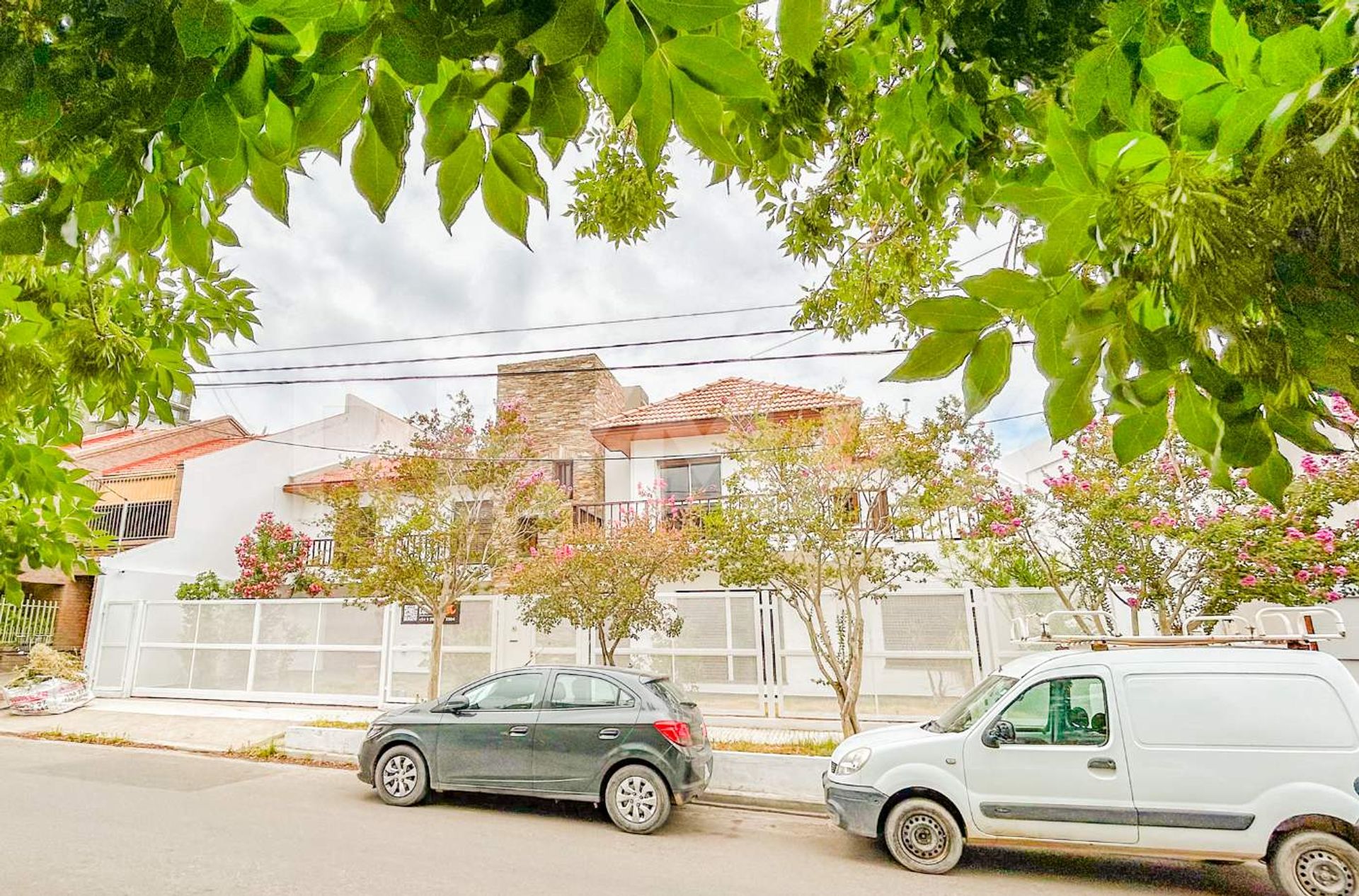 VENTA CASA CON PILETA, B° SANTA GENOVEVA, NEUQUÉN — foto 4