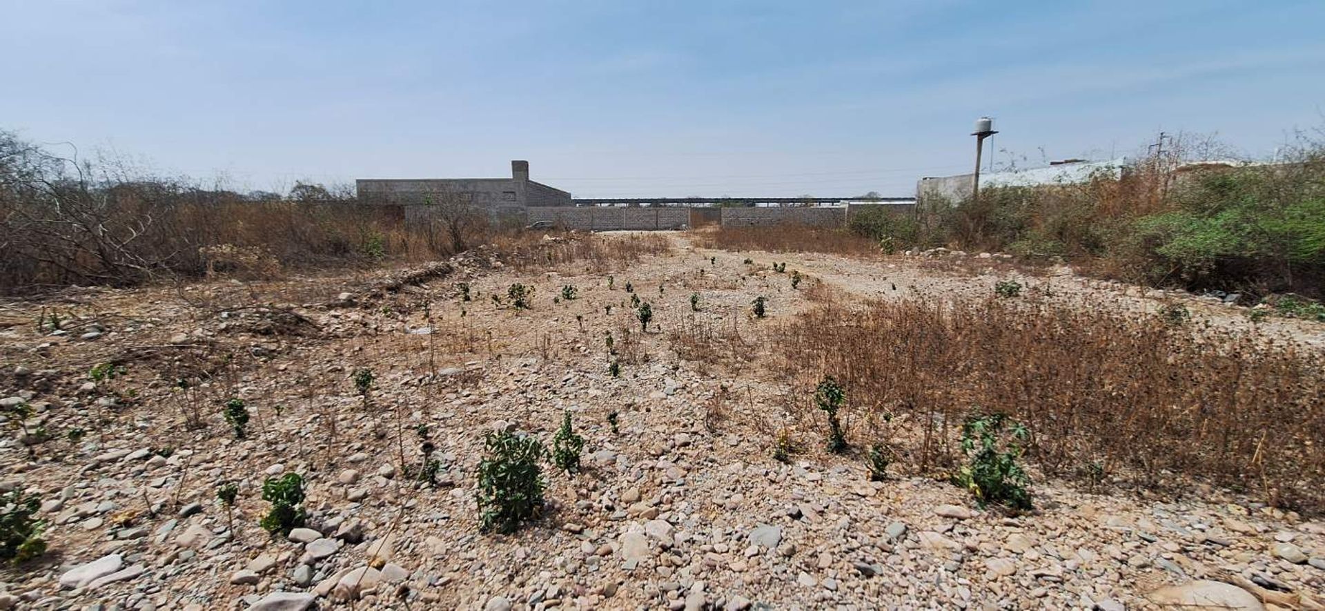 VENTA TERRENO 853MTS - LOS ALISOS - 7